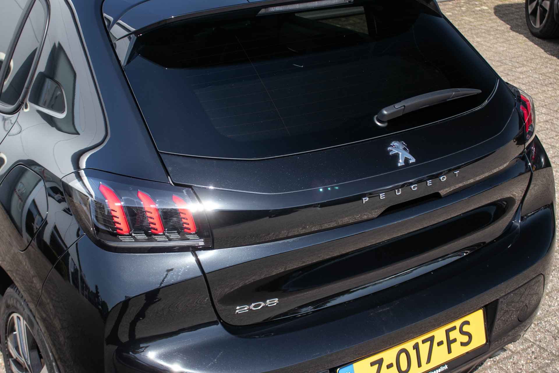 Peugeot 208 1.2 PureTech Allure Pack - All-in rijklrprs | Carplay/Android | camera - 26/39