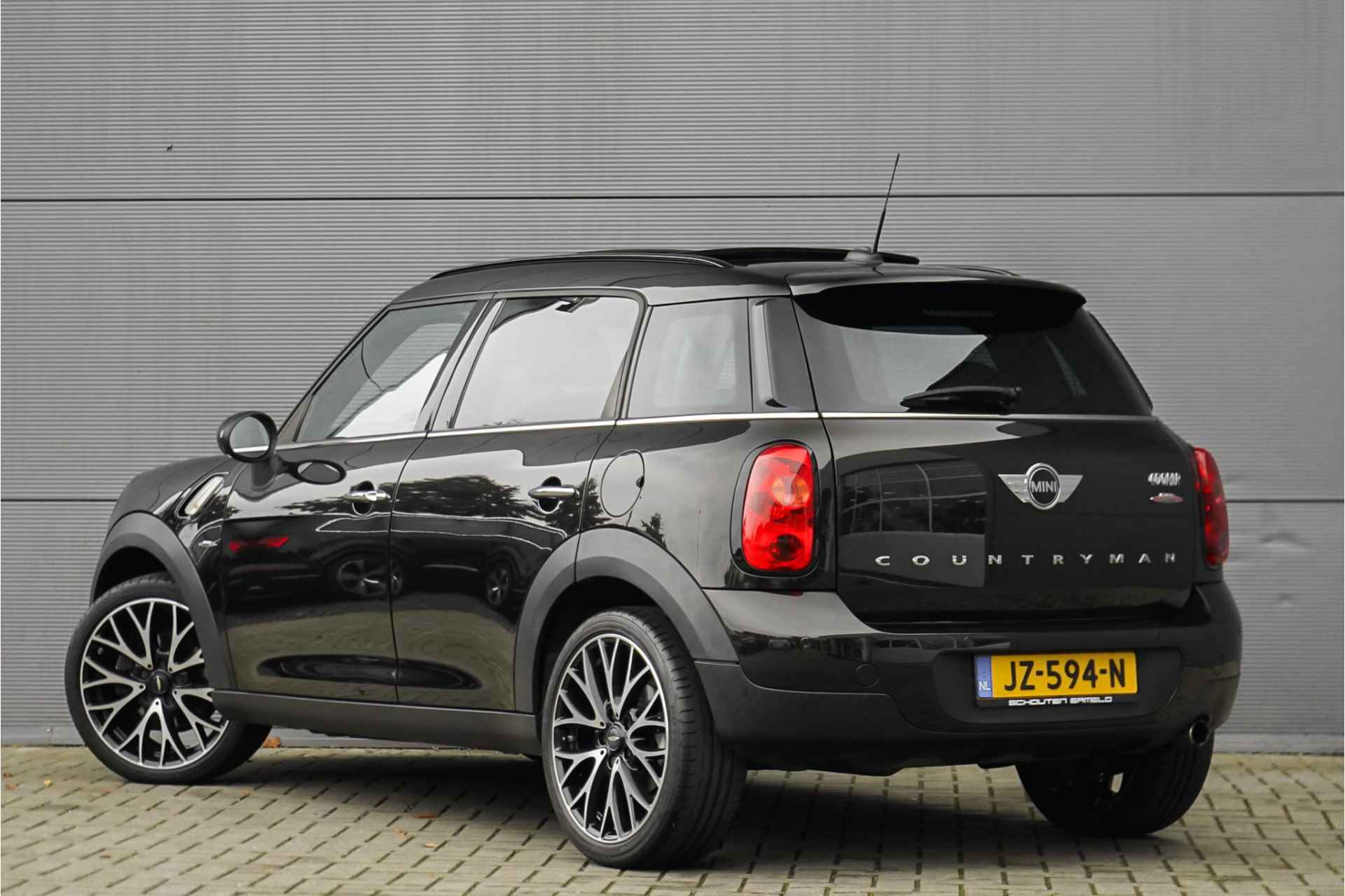 MINI Countryman 1.6 Cooper Chili Pano Leder Navi Stoelverwarming 19" - 13/37