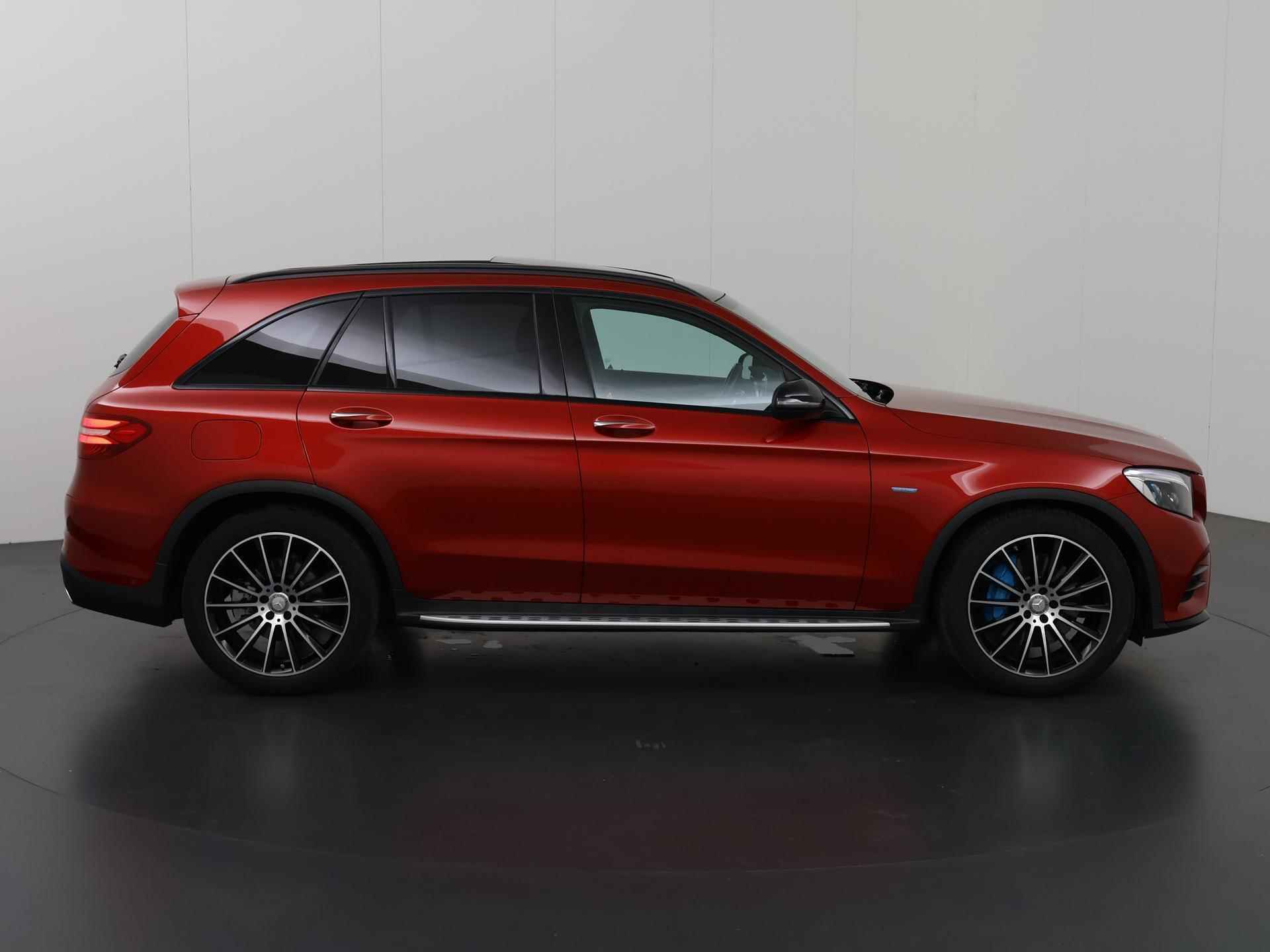 Mercedes-Benz GLC-klasse 350e 4MATIC Business Solution AMG | Luchtvering | Ele. wegklapbare trekhaak | Camera | Burmester Audio | HUD | Panoramadak | Adaptieve Cruise Control | Lederen Interieur | - 7/53