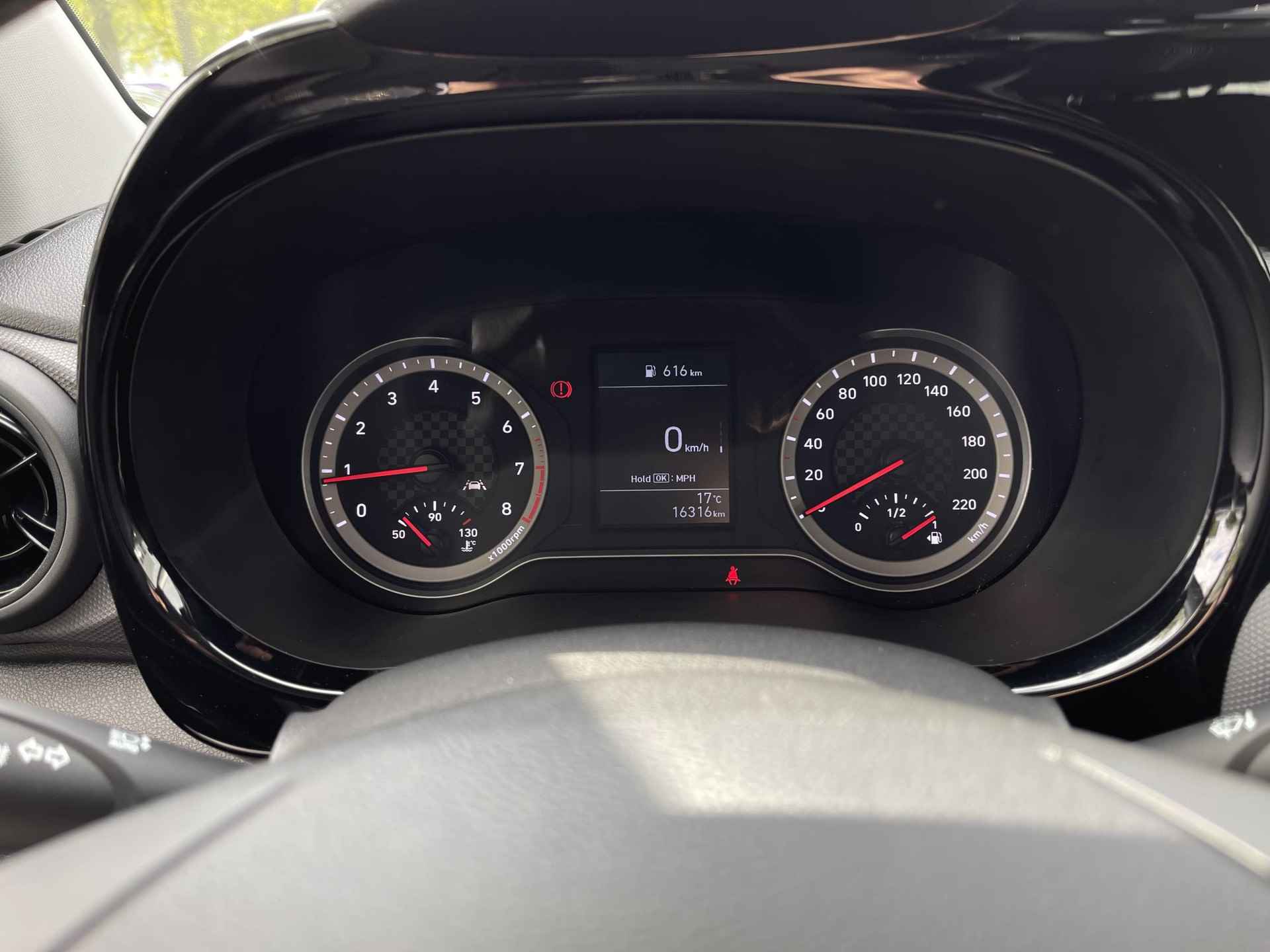 Hyundai i10 1.0 Comfort | Apple Carplay/Android Auto | Camera | Cruise Control | Airco | Bluetooth Tel. | DAB | Rijklaarprijs! - 23/24