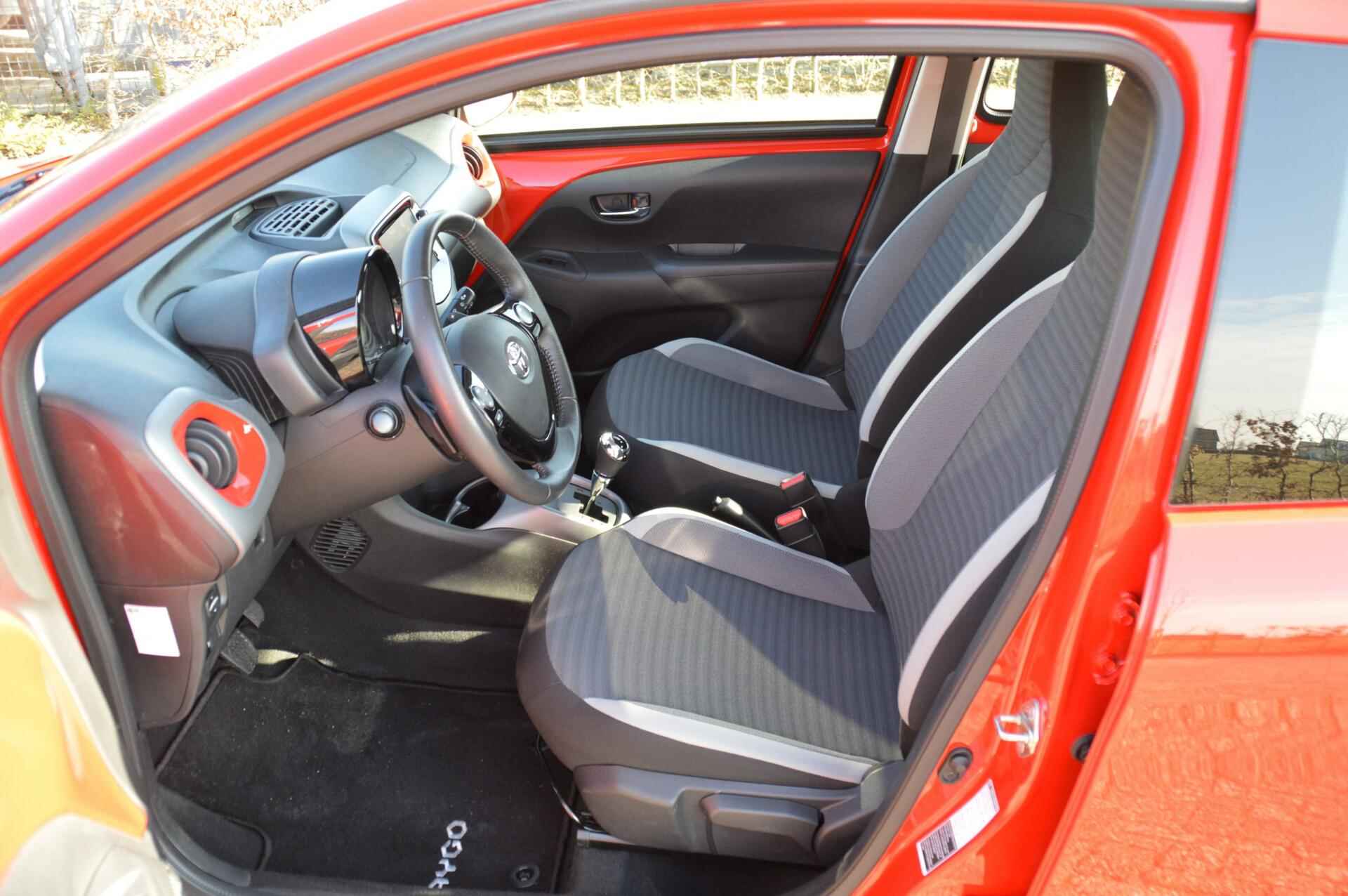 Toyota Aygo 1.0 VVT-i x-play automaat 1e eig. 13.982km trekhaak - 5/83