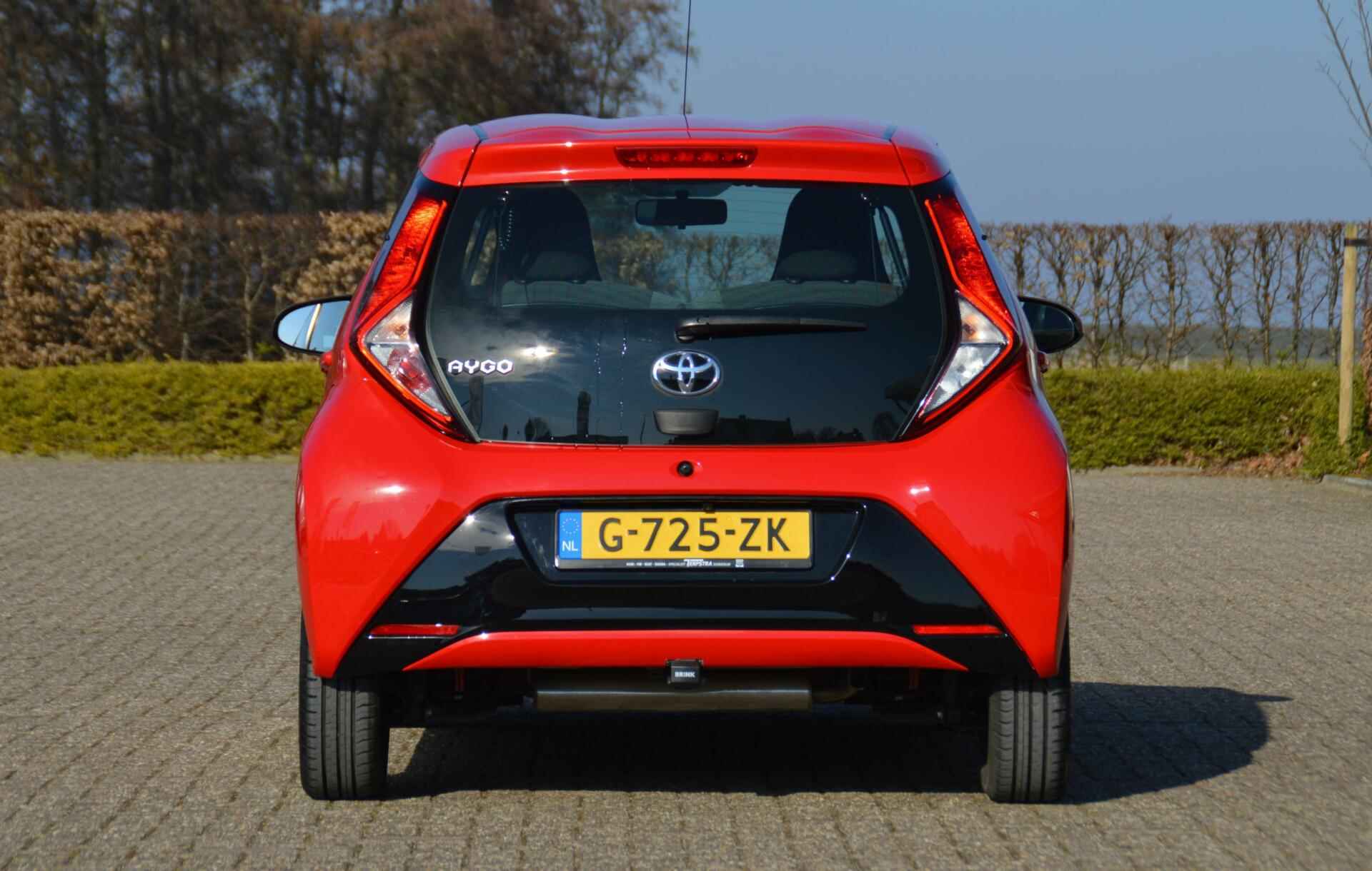 Toyota Aygo 1.0 VVT-i x-play automaat 1e eig. 13.982km trekhaak - 13/83