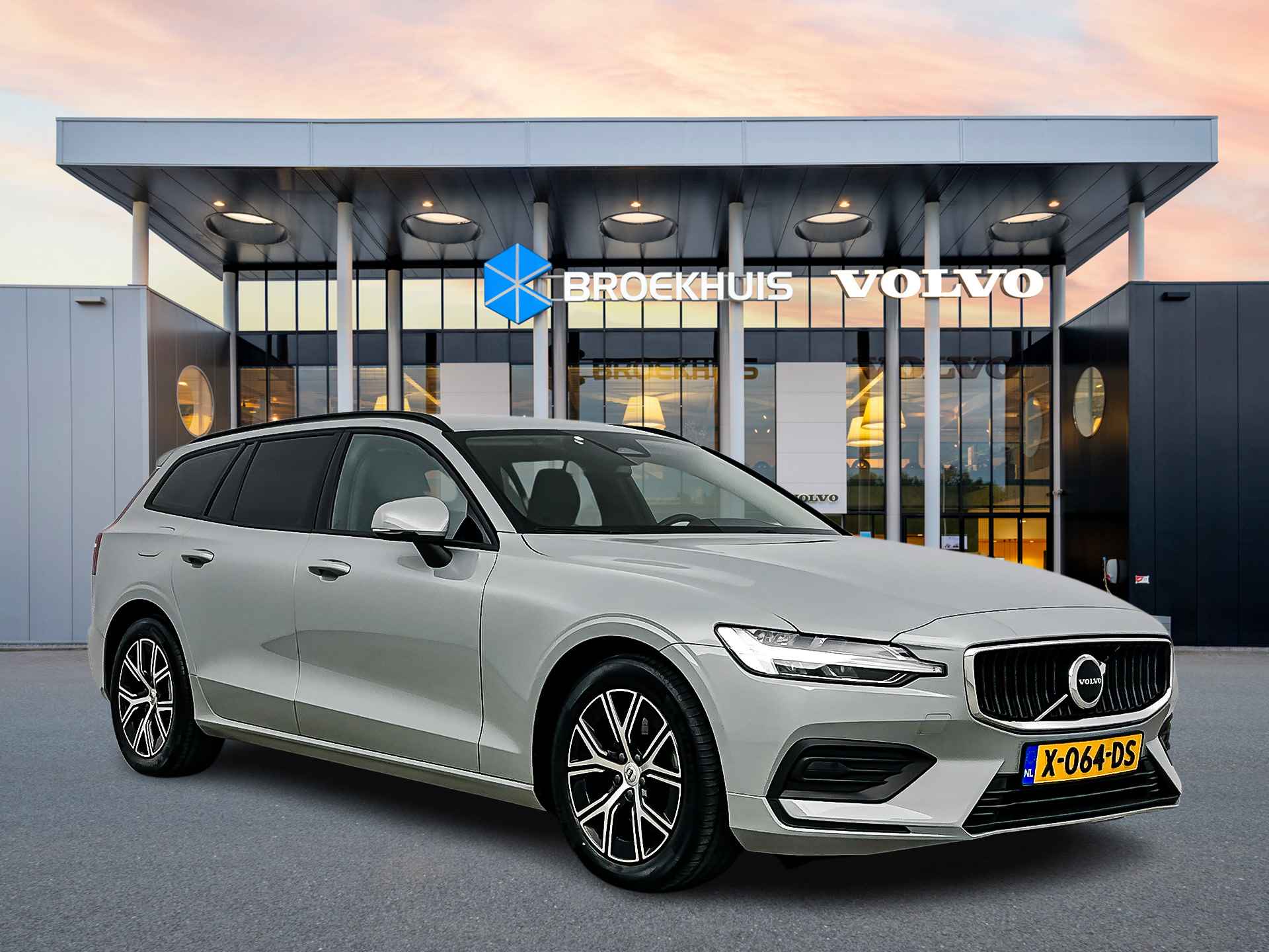 Volvo V60 B3 Essential Edition | Google | Leder | Getint glas | Parkeercamera | Parkeersensoren - 3/28