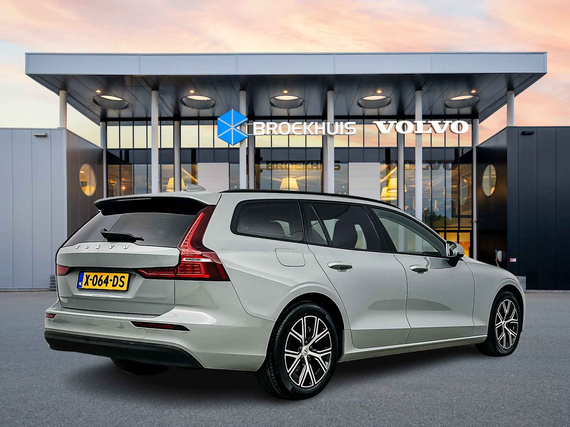 Volvo V60 B3 Essential Edition | Google | Leder | Getint glas | Parkeercamera | Parkeersensoren - 4/28