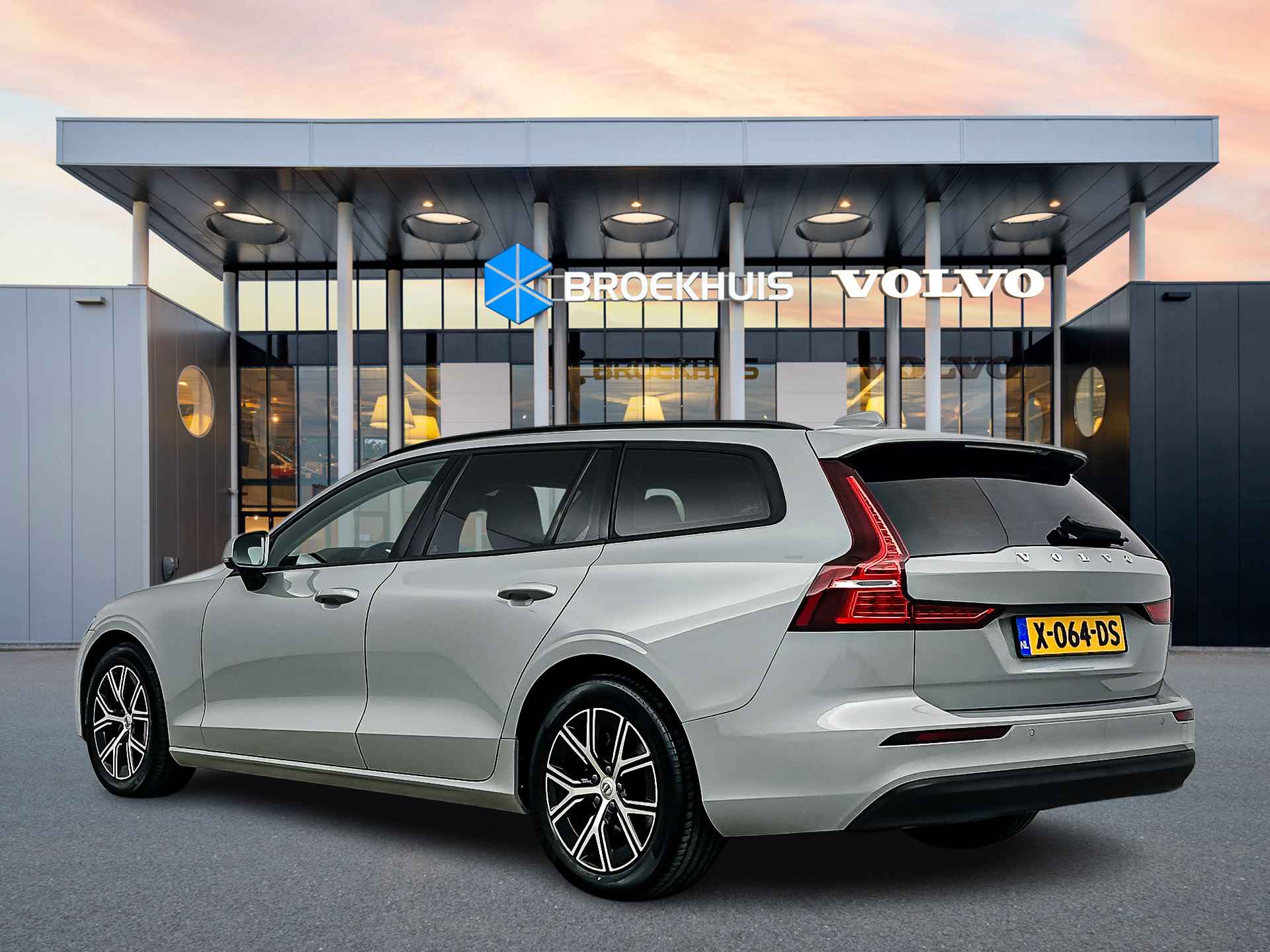 Volvo V60 B3 Essential Edition | Google | Leder | Getint glas | Parkeercamera | Parkeersensoren - 5/28