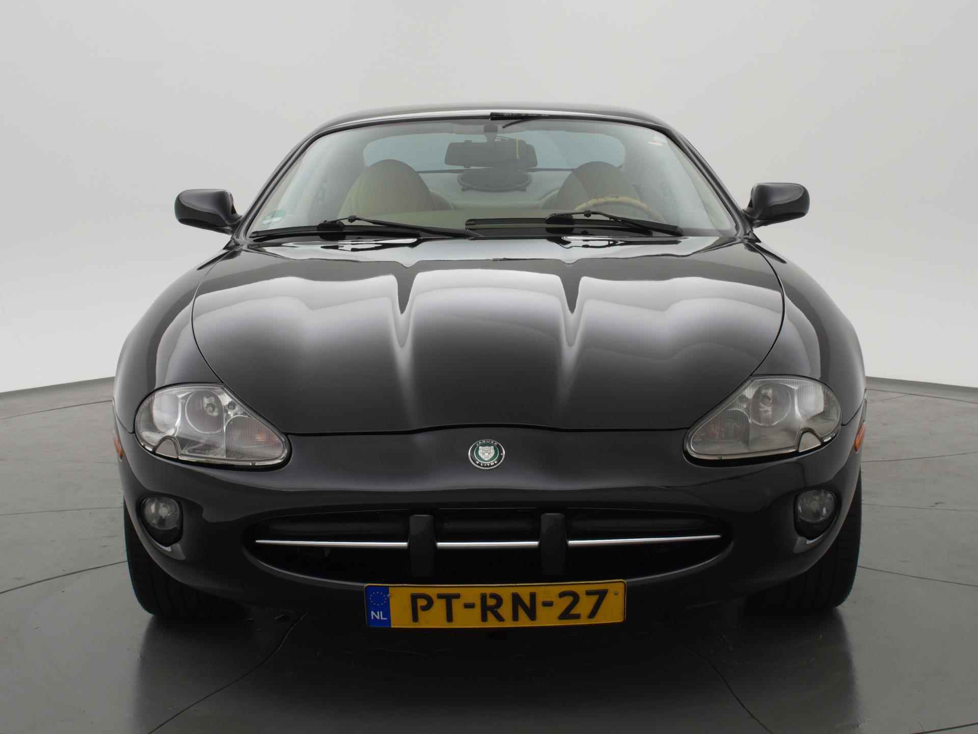 Jaguar XK8 4.0 V8 Coupé + DAB+ / CAMERA / LEDER / STOELVERWARMING - 8/29