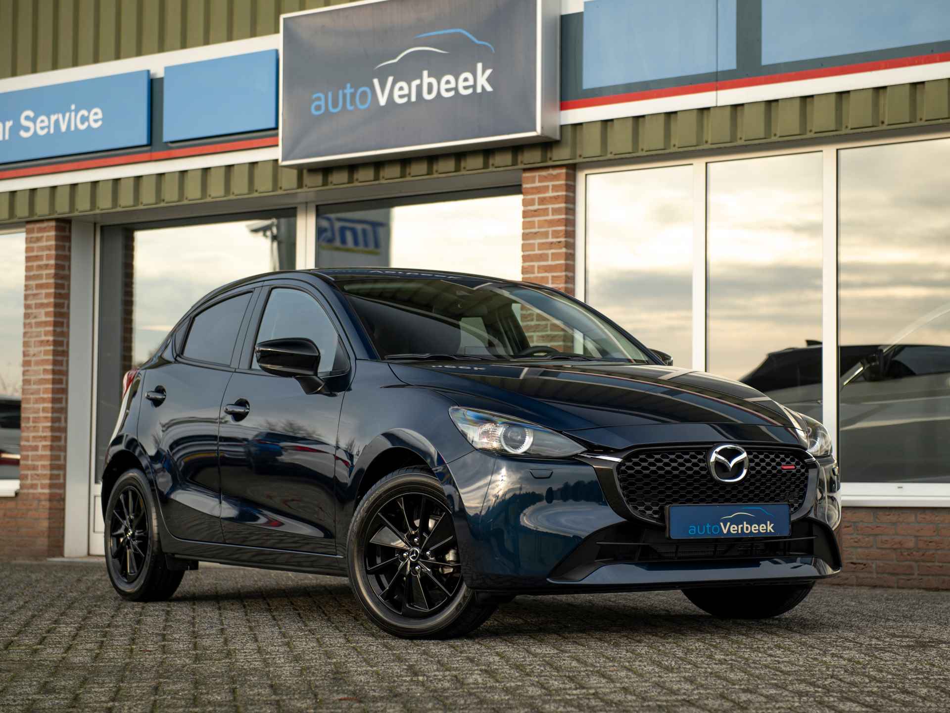 Mazda 2 1.5 SA-G 90pk Aut. Homura | Camera | Apple Carplay/Android Auto | Stoel- en stuurverwarming | Climate Control | Blind Spot | Donker glas achter - 7/45