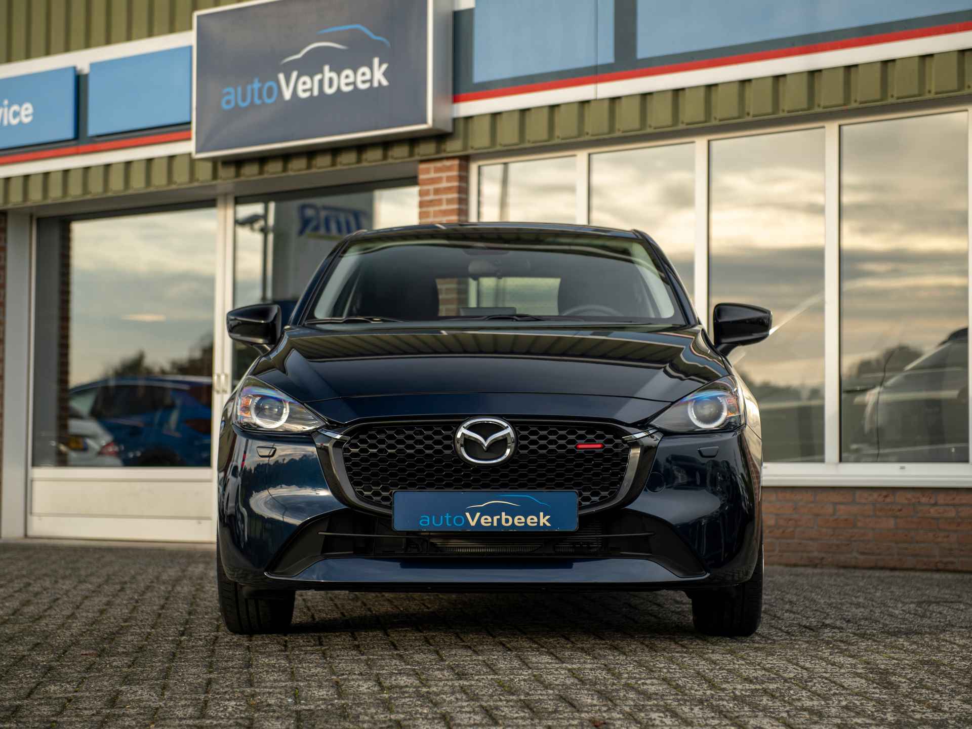 Mazda 2 1.5 SA-G 90pk Aut. Homura | Camera | Apple Carplay/Android Auto | Stoel- en stuurverwarming | Climate Control | Blind Spot | Donker glas achter - 14/45