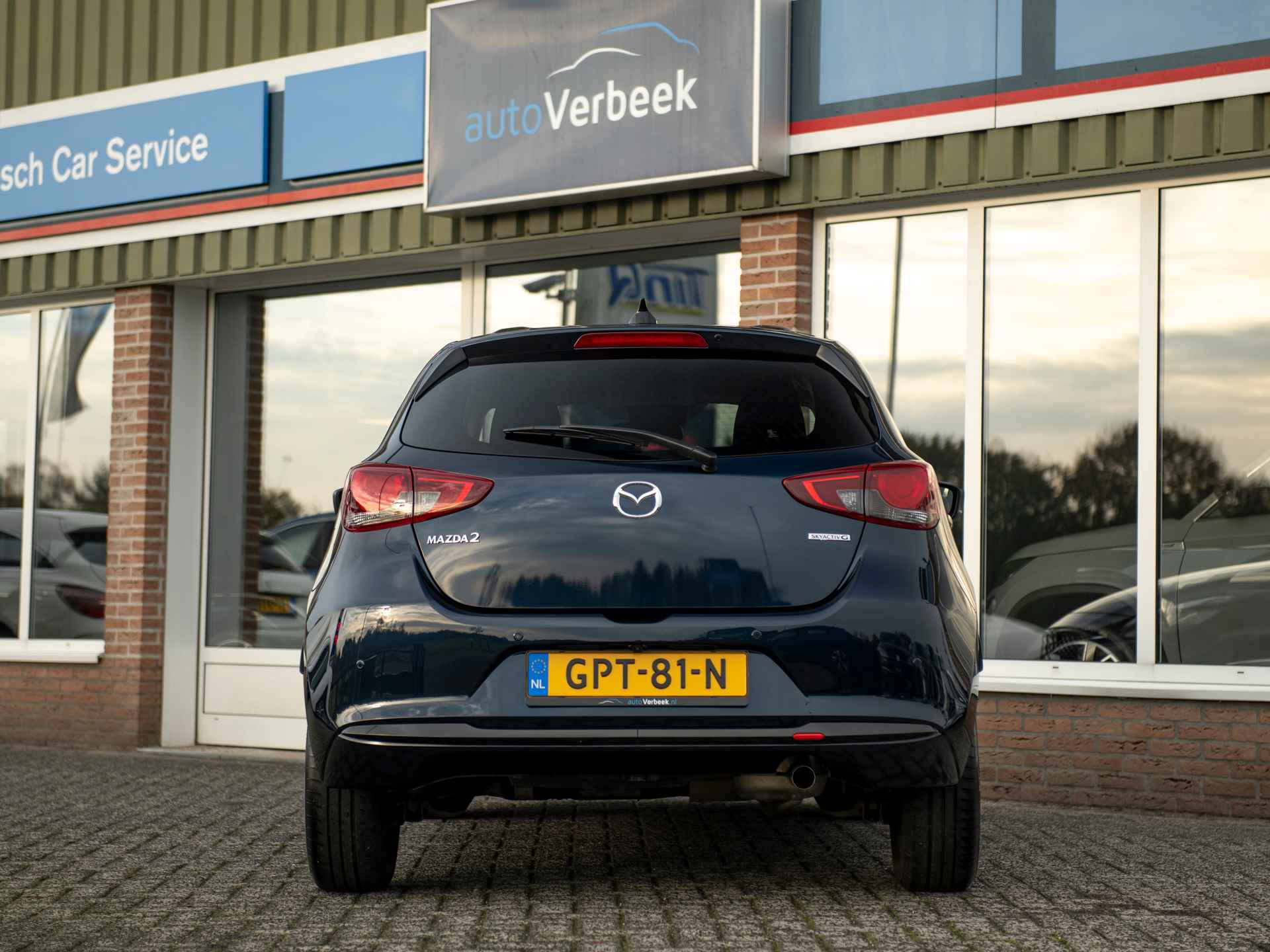 Mazda 2 1.5 SA-G 90pk Aut. Homura | Camera | Apple Carplay/Android Auto | Stoel- en stuurverwarming | Climate Control | Blind Spot | Donker glas achter - 15/45