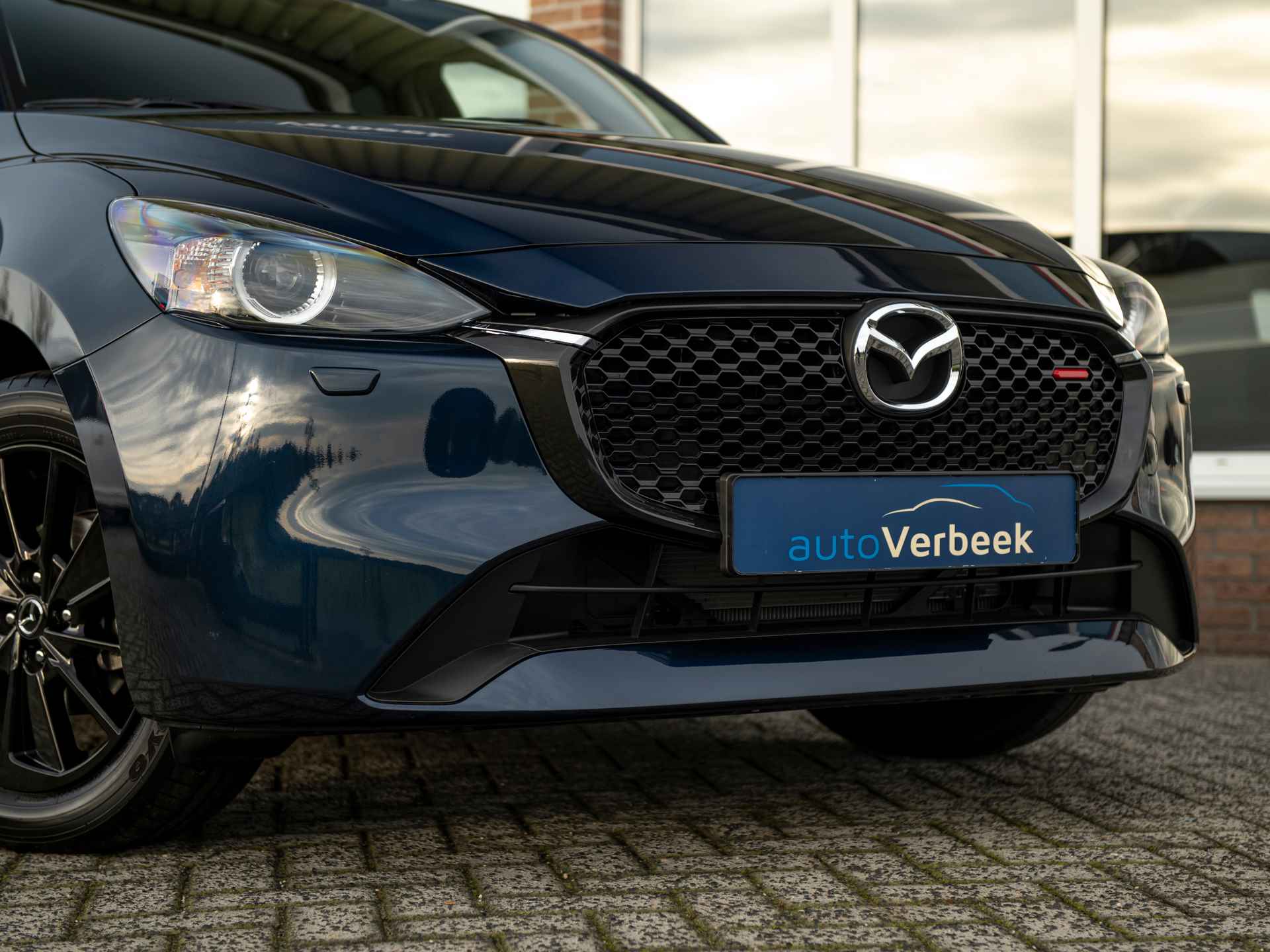 Mazda 2 1.5 SA-G 90pk Aut. Homura | Camera | Apple Carplay/Android Auto | Stoel- en stuurverwarming | Climate Control | Blind Spot | Donker glas achter - 33/45