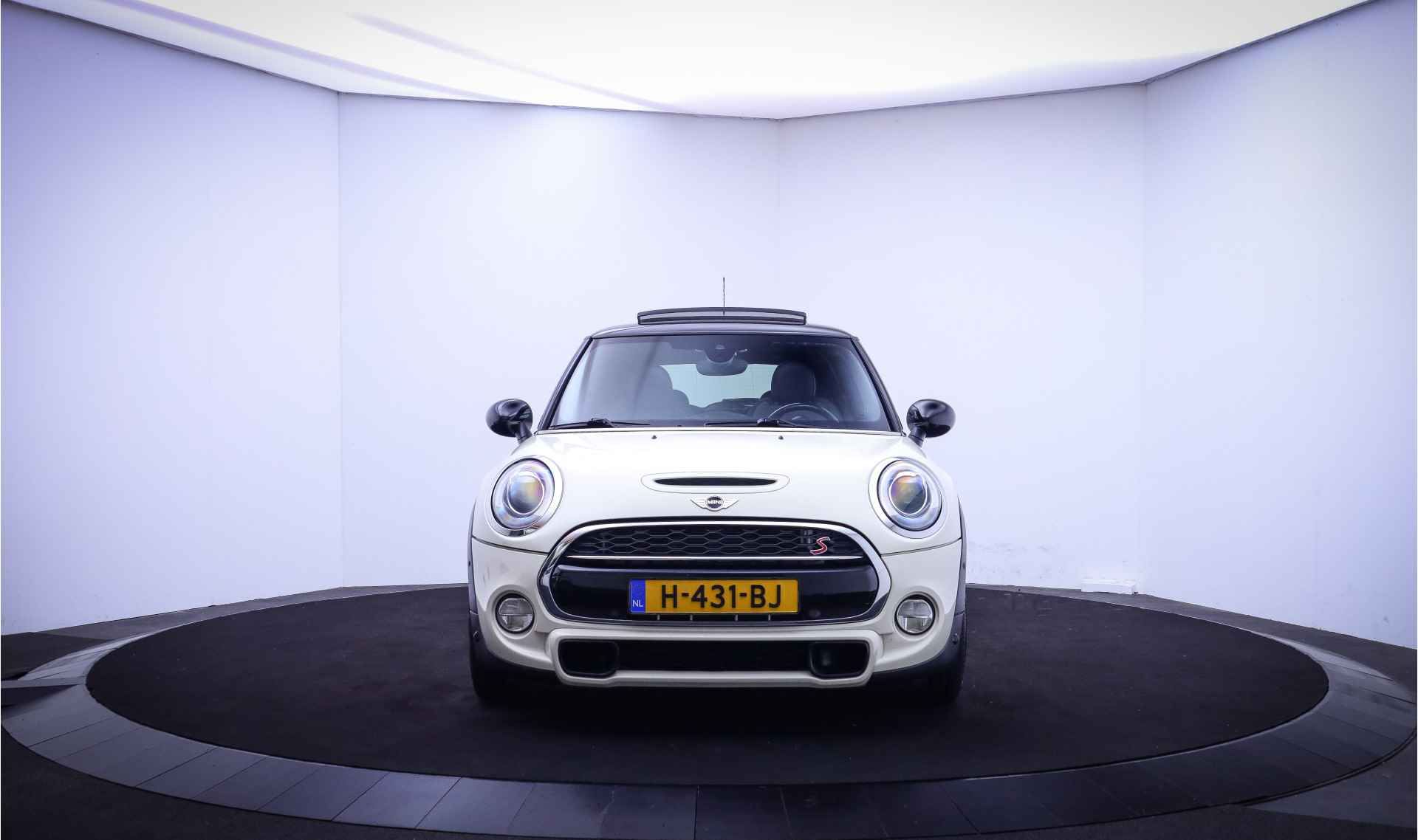 MINI Mini 2.0 Cooper S Chili Serious Business PANO/HARMAN KARDON/CAMERA/ADAPTIVE CRUISE/FULL LED/STOELVERW./NAVI/CLIMA/DAB+/LMV - 2/25