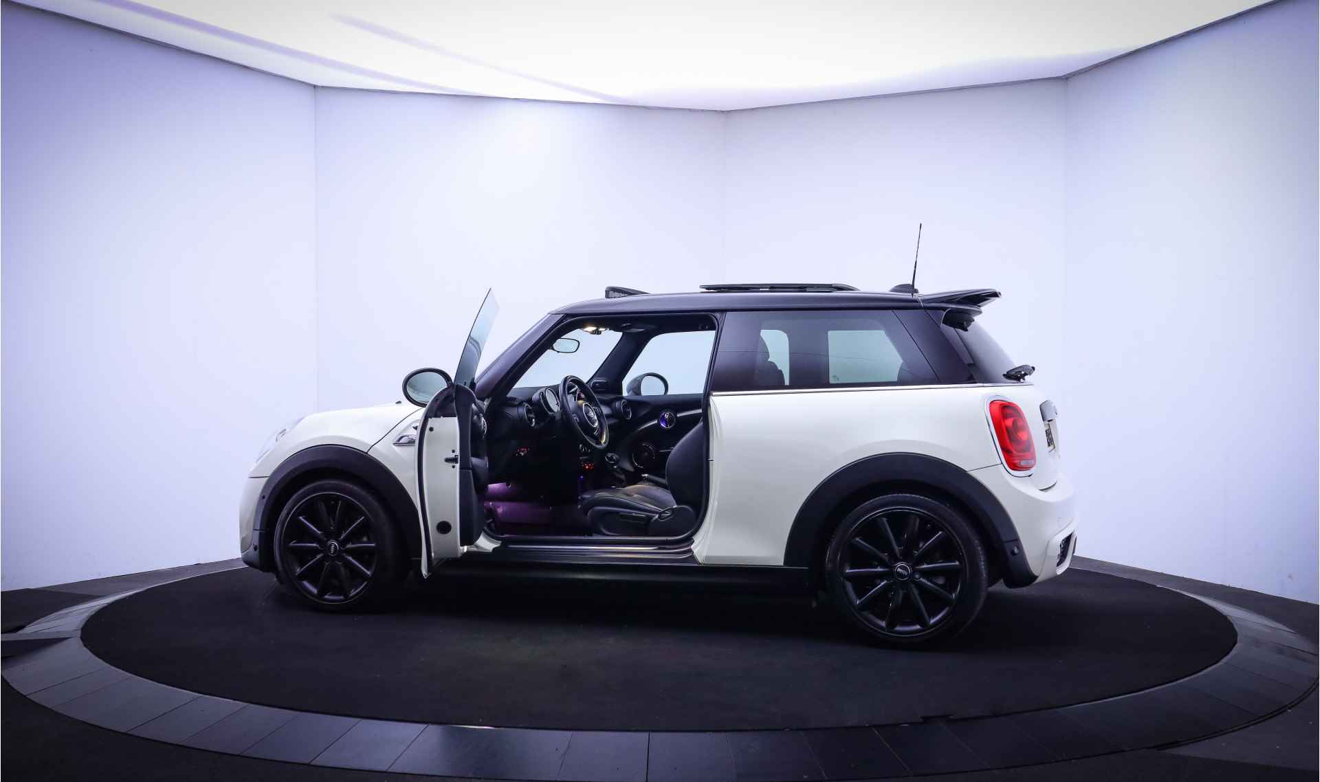 MINI Mini 2.0 Cooper S Chili Serious Business PANO/HARMAN KARDON/CAMERA/ADAPTIVE CRUISE/FULL LED/STOELVERW./NAVI/CLIMA/DAB+/LMV - 9/25