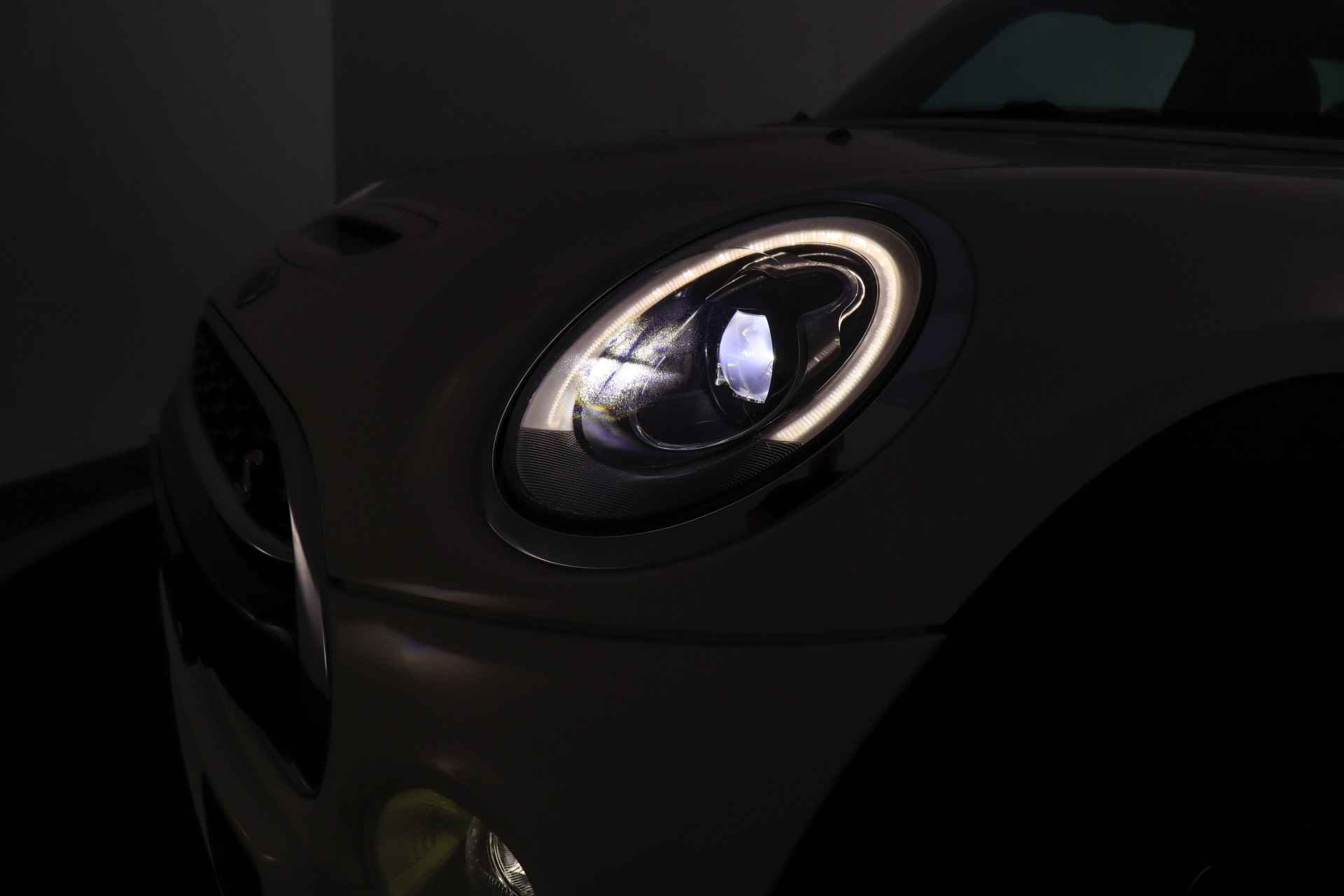 MINI Mini 2.0 Cooper S Chili Serious Business PANO/HARMAN KARDON/CAMERA/ADAPTIVE CRUISE/FULL LED/STOELVERW./NAVI/CLIMA/DAB+/LMV - 13/25