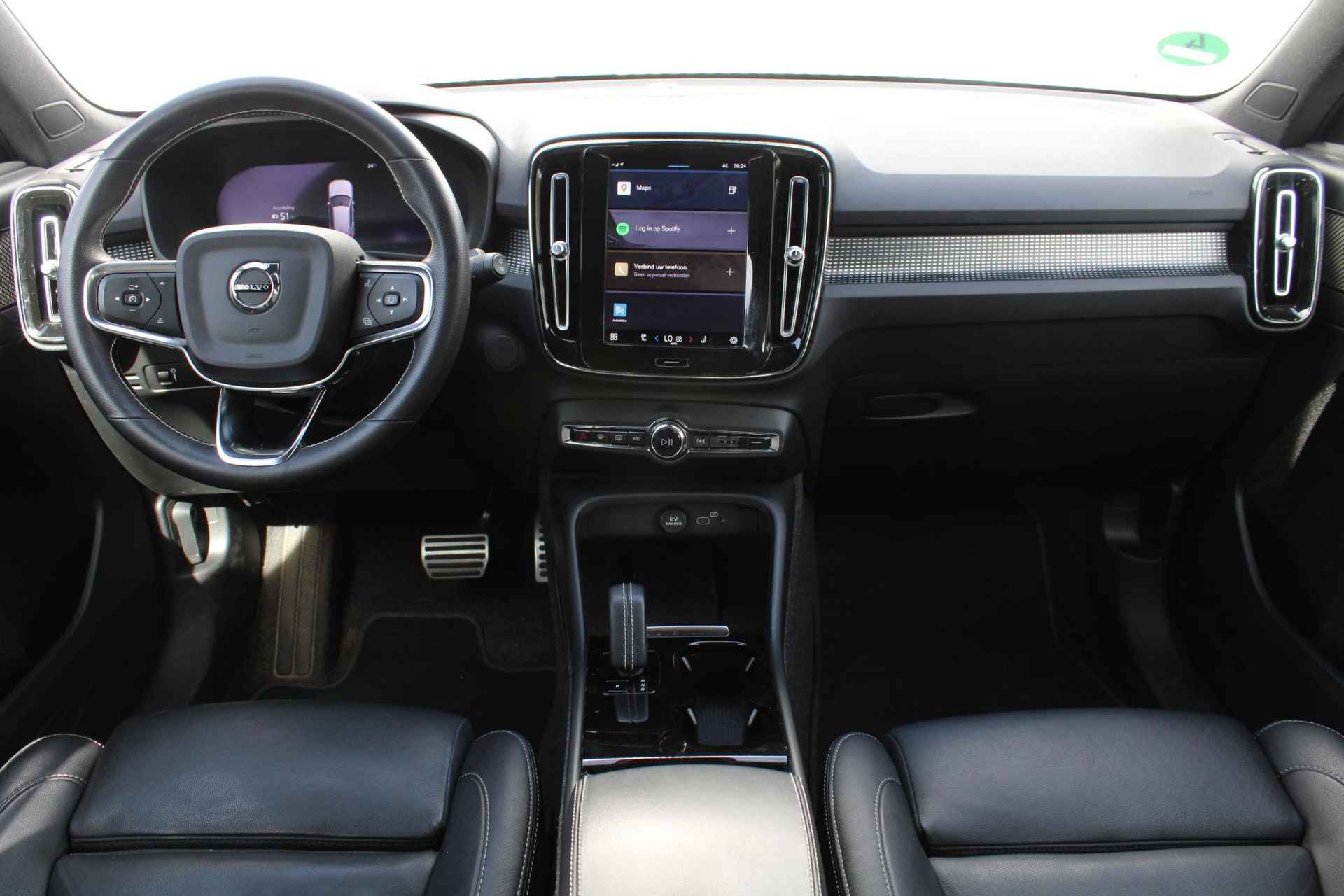 Volvo XC40 Recharge P8 AWD R-Design, 360° Camera, Elektrisch verstelbare voorstoelen + bestuurdersstoel met geheugen, Voorstoelen/stuur verwarmd, Harman/Kardon audio systeem, Draadloze telefoonoplader, Lederen bekleding, 19'' Lichtmetalen velgen - 12/53
