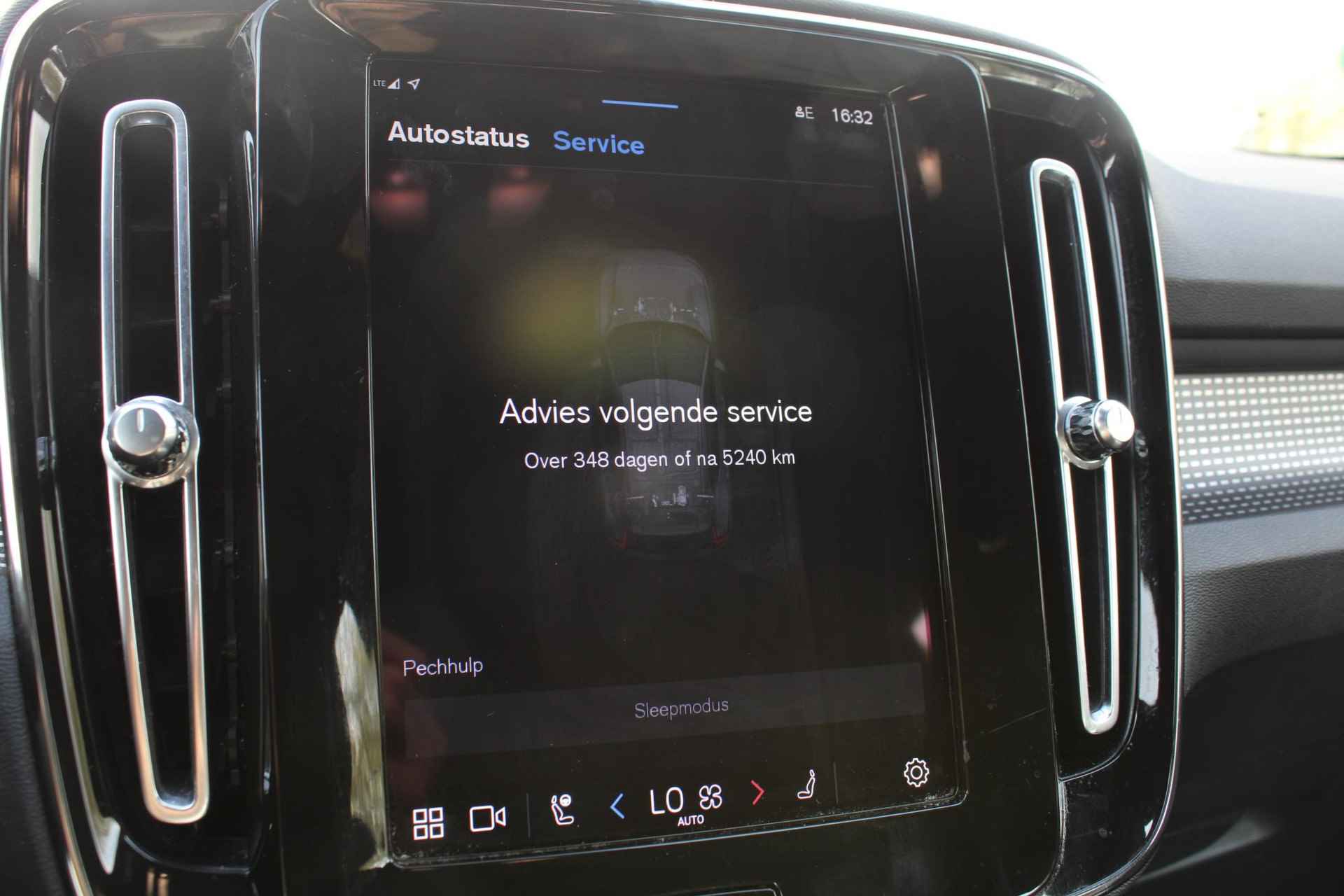 Volvo XC40 Recharge P8 AWD R-Design, 360° Camera, Elektrisch verstelbare voorstoelen + bestuurdersstoel met geheugen, Voorstoelen/stuur verwarmd, Harman/Kardon audio systeem, Draadloze telefoonoplader, Lederen bekleding, 19'' Lichtmetalen velgen - 39/53