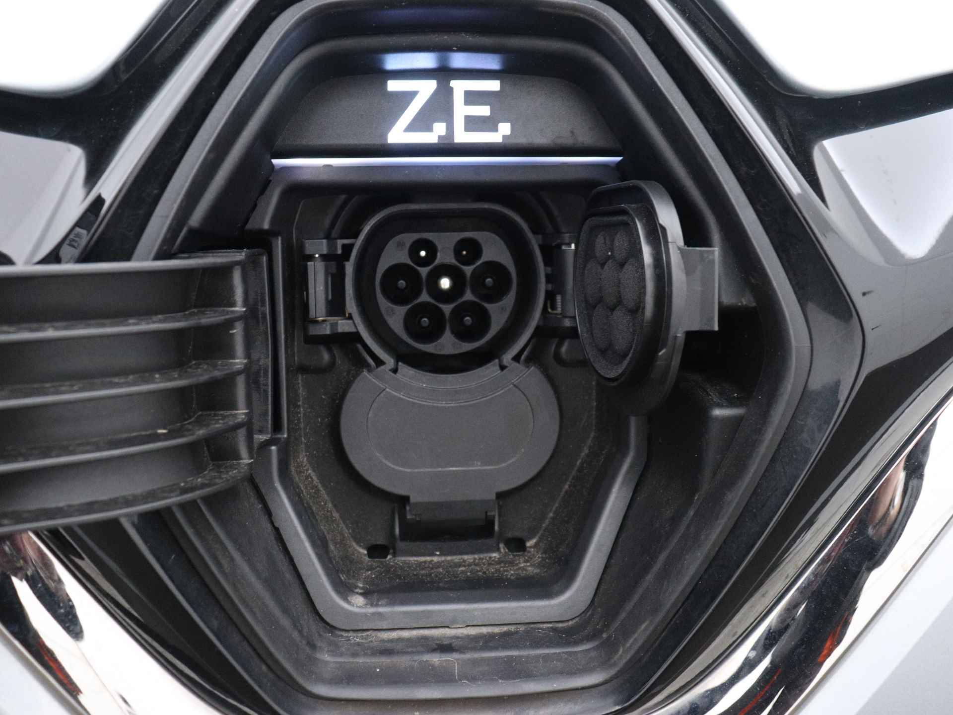 Renault ZOE R135 Intens 52 kWh | Bose | 9'3 Navigatie | Camera | Climate Control | Digitaal Dashboard | - 42/46