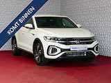 Volkswagen T-Roc 1.5 TSI 150PK R-LINE EVO IQ LIGHT ALCANTARA ELEK.KLEP CARPLAY STOEL/STUUR VERW. 18"LMV VIR.COCKPIT 10/2024 Ascotgrau 70 BIJNA NIEUWE VOLKSWAGEN'S UIT VOORRAAD LEVERBAAR