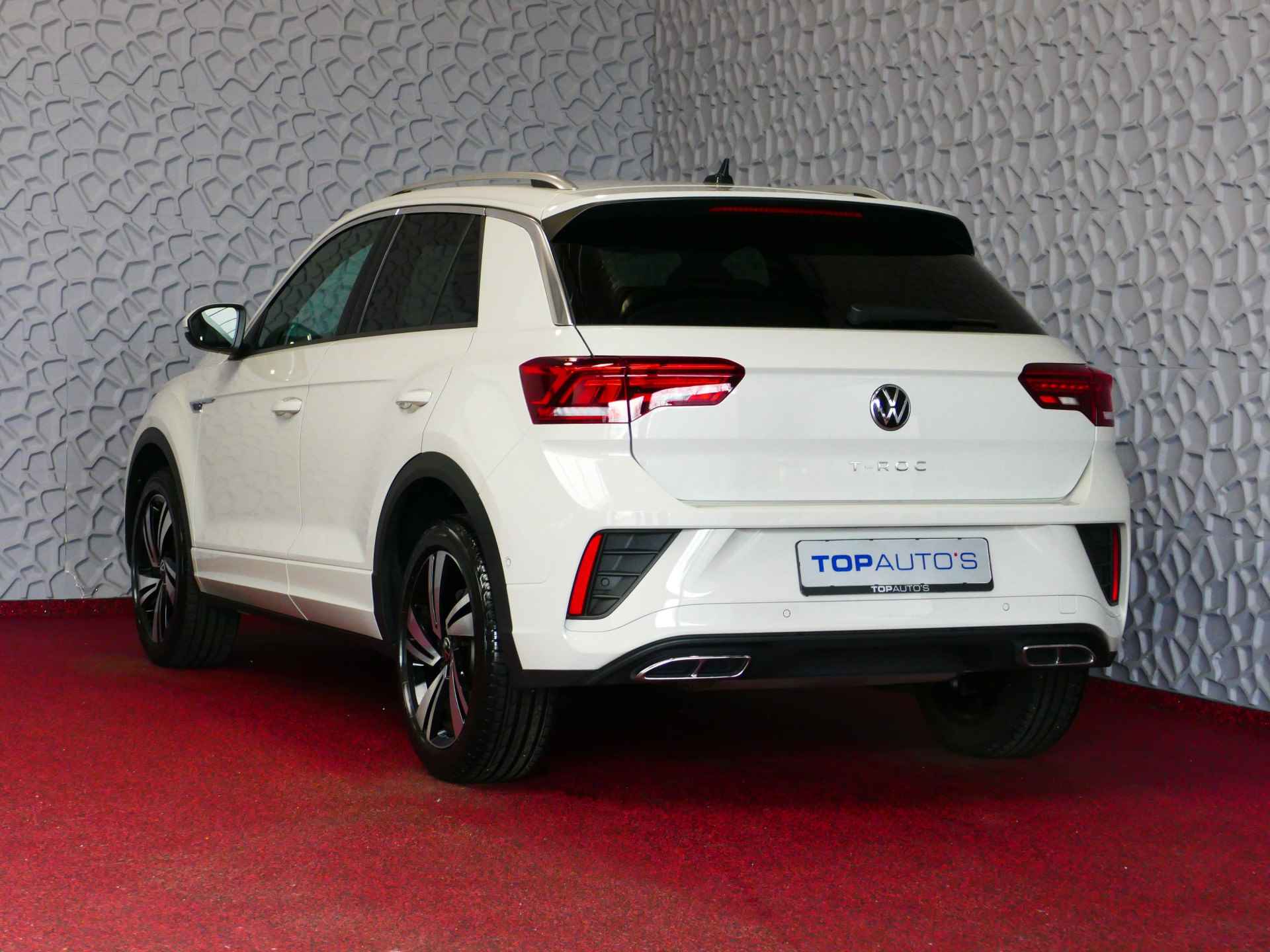 Volkswagen T-Roc 1.5 TSI 150PK R-LINE EVO IQ LIGHT ALCANTARA ELEK.KLEP CARPLAY STOEL/STUUR VERW. 18"LMV VIR.COCKPIT 10/2024 Ascotgrau 70 BIJNA NIEUWE VOLKSWAGEN'S UIT VOORRAAD LEVERBAAR - 2/81