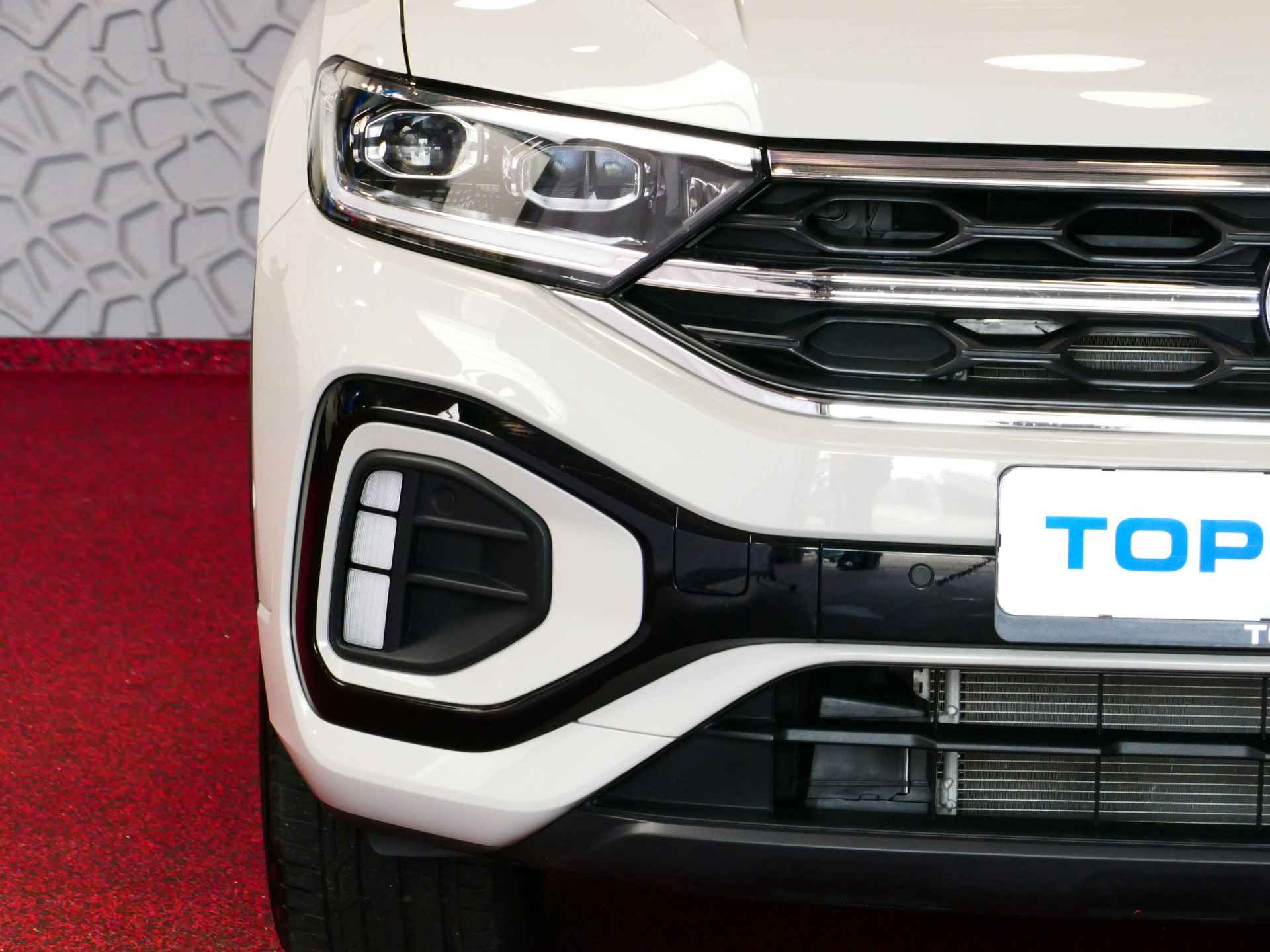 Volkswagen T-Roc 1.5 TSI 150PK R-LINE EVO IQ LIGHT ALCANTARA ELEK.KLEP CARPLAY STOEL/STUUR VERW. 18"LMV VIR.COCKPIT 10/2024 Ascotgrau 70 BIJNA NIEUWE VOLKSWAGEN'S UIT VOORRAAD LEVERBAAR - 59/81