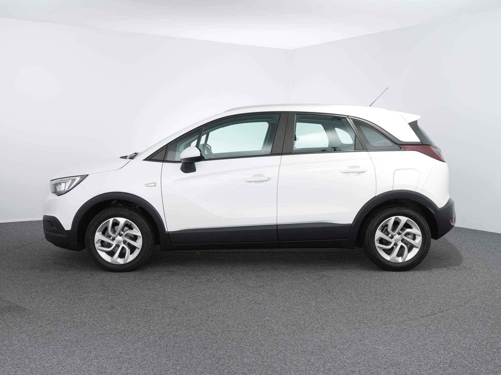 Opel Crossland X 1.2 Innovation | Parkeersensoren achter | Airco | Cruise controle | Apple carplay/ Android auto - 4/29