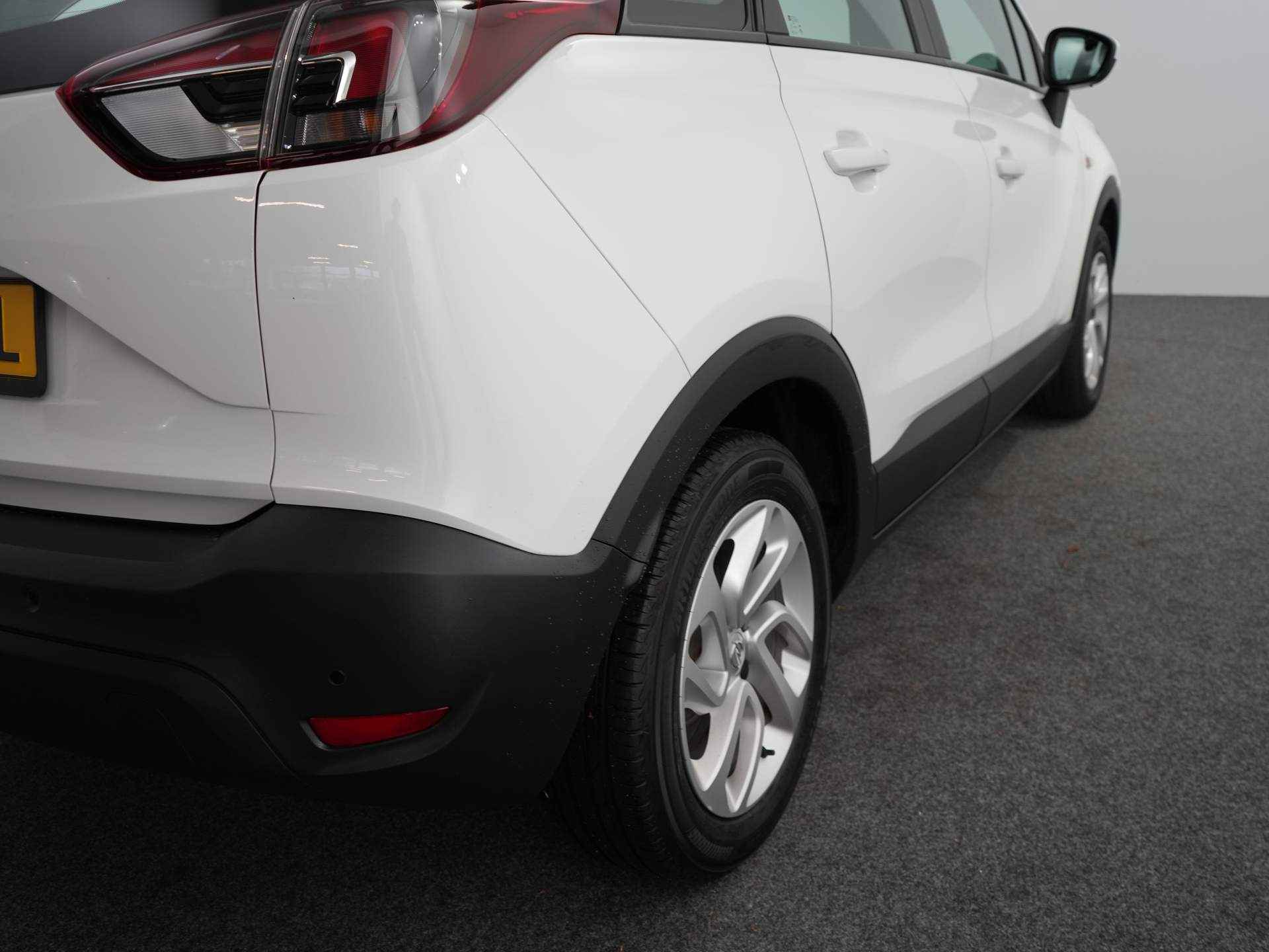Opel Crossland X 1.2 Innovation | Parkeersensoren achter | Airco | Cruise controle | Apple carplay/ Android auto - 27/29