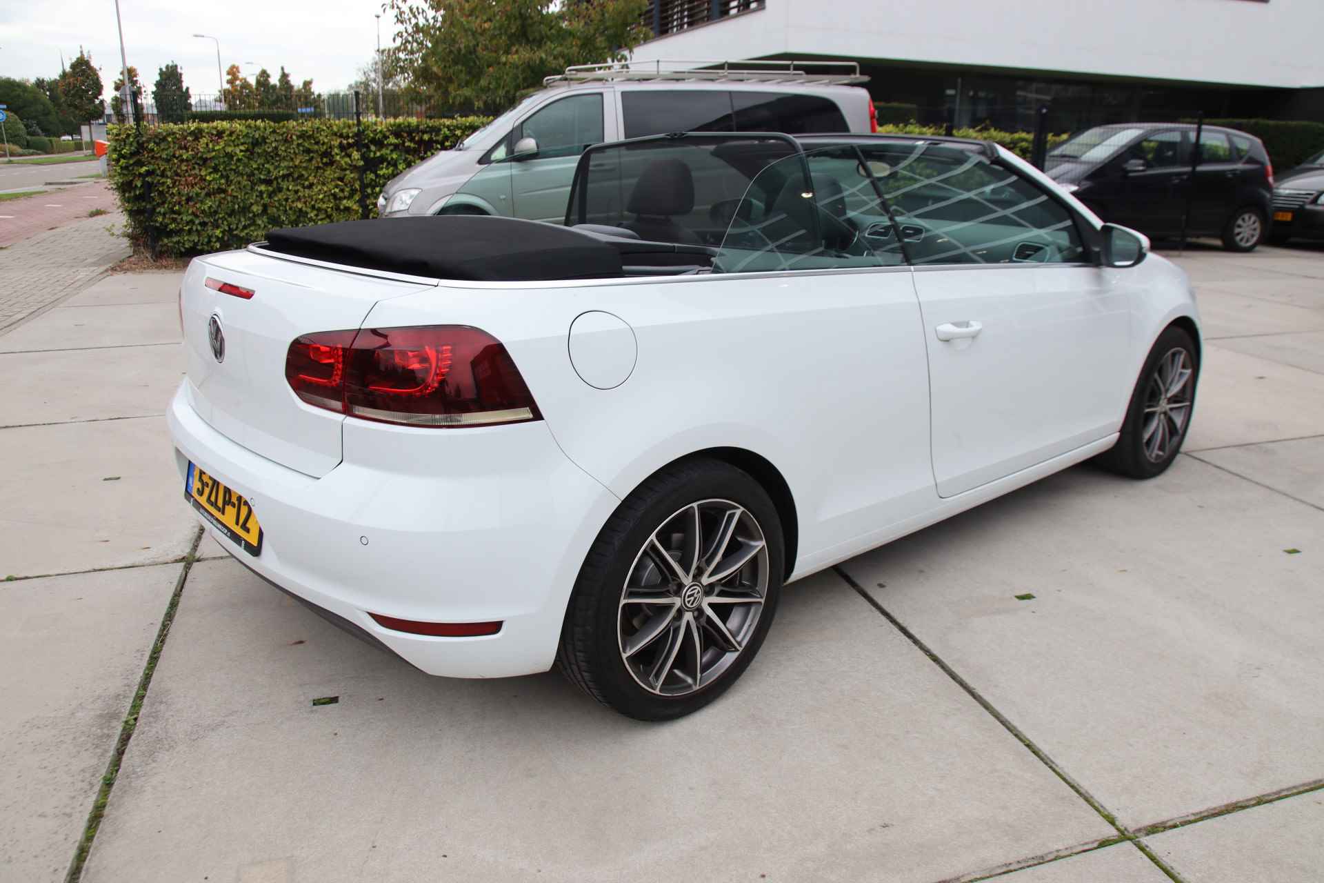 Volkswagen GOLF Cabriolet 2.0 TDI Highline Bluemotion Leder, 2x PDC, Stoel vw, Xenon, BOMVOL! WINTERSALE! - 4/48