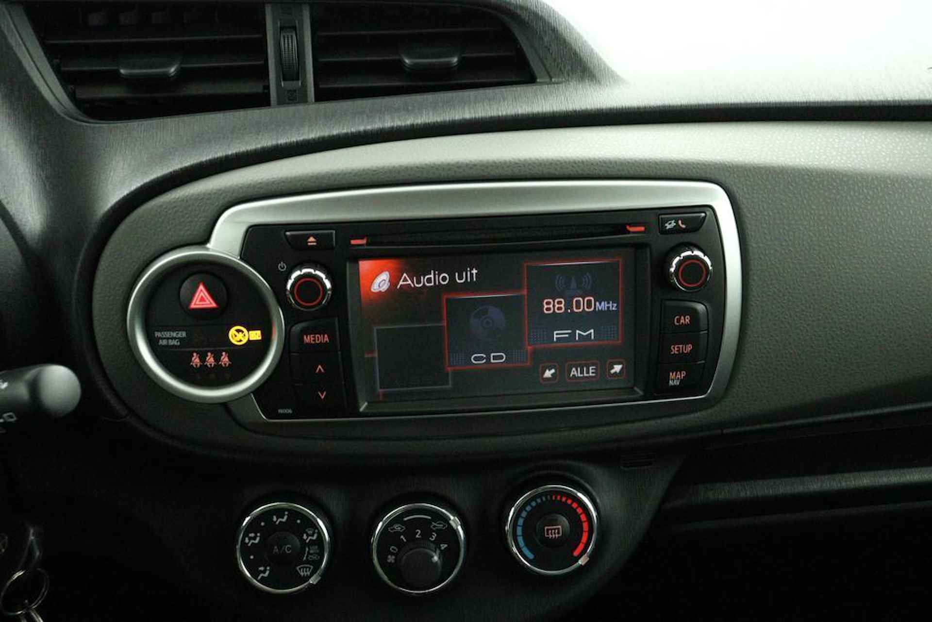 Toyota Yaris 1.0 VVT-i ASPIRATION | Airco | Parkeercamera | Cruise-Control | - 38/45