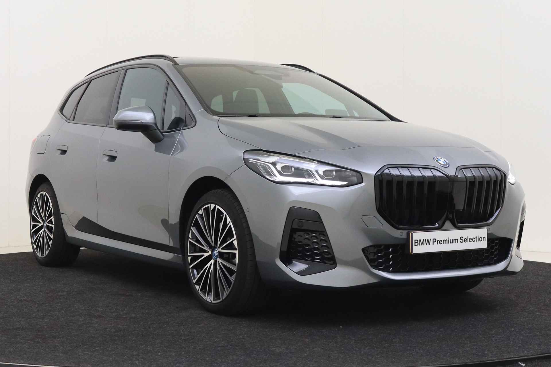 BMW 2 Serie Active Tourer 230e xDrive High Executive M Sport Automaat / Panoramadak / Sportstoelen / Adaptieve LED / Parking Assistant Plus / / M Adaptief onderstel / Comfort Access - 14/63