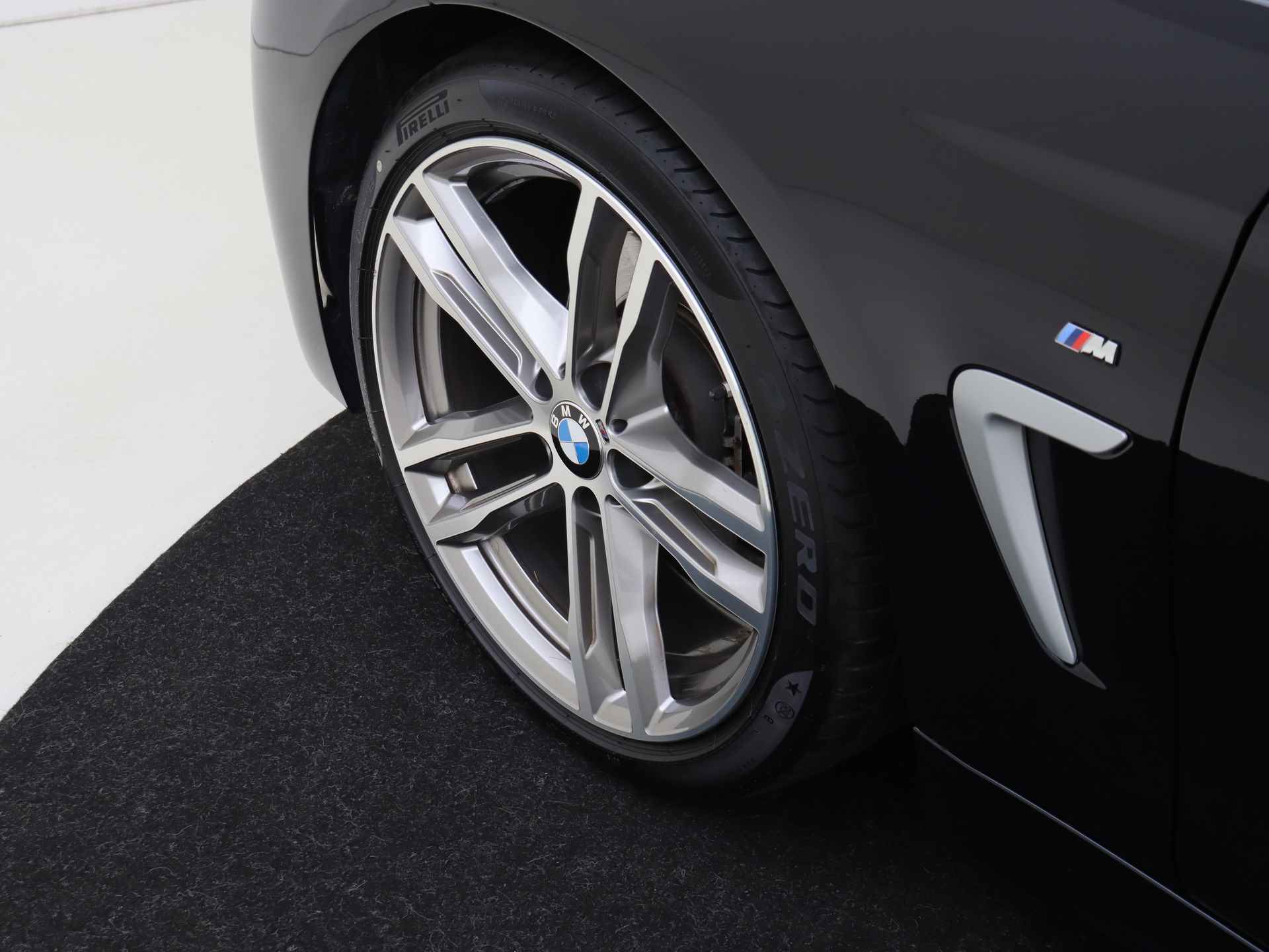 BMW 4 Serie Gran Coupé 418i High Executive Automaat | M-Sport | Leder | Schuifdak - 32/33