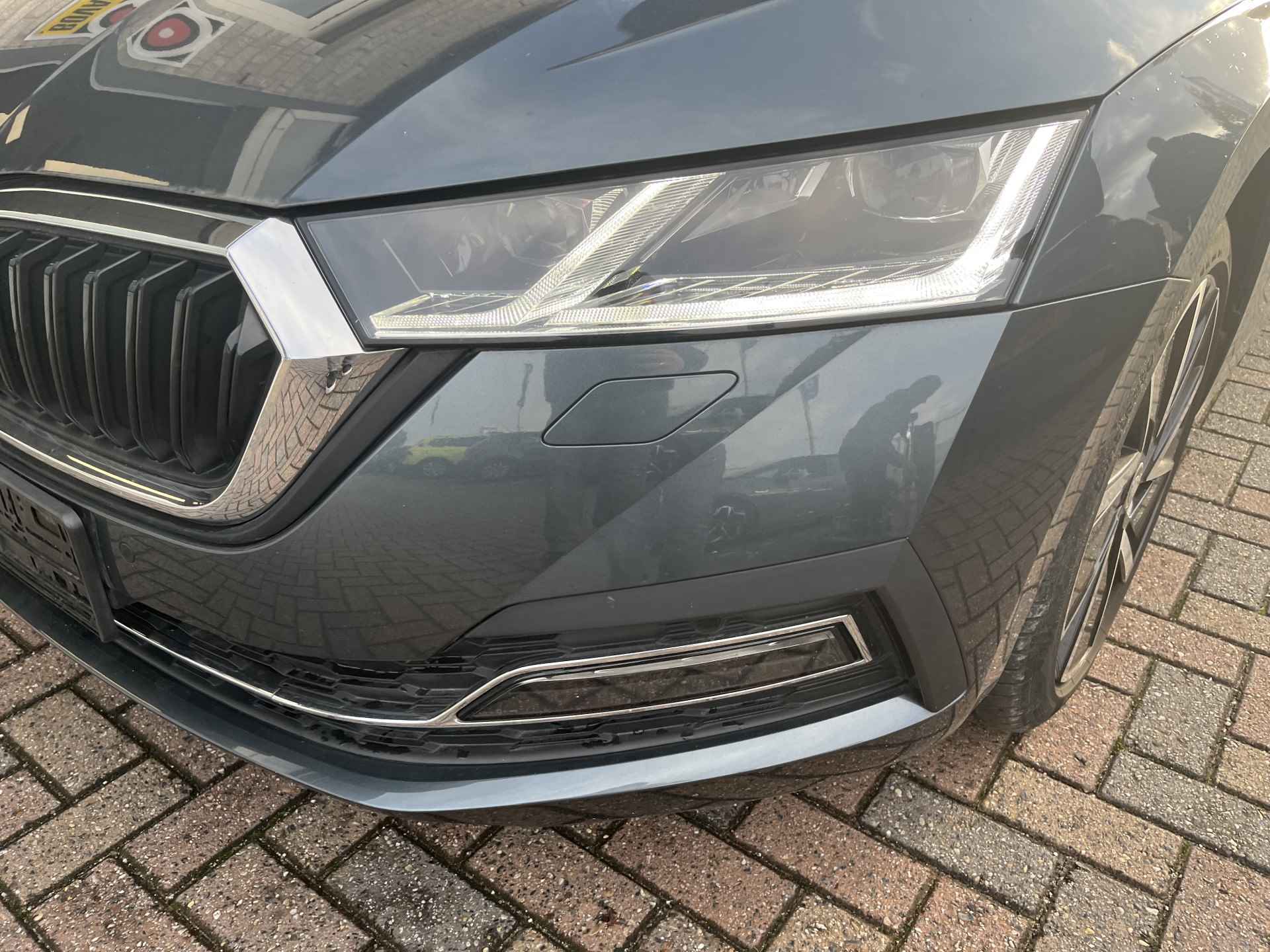 Škoda Octavia Combi 1.4 TSI iV PHEV Style / AUTOMAAT/ PARK. SENSOREN/ MATRIX/ MEMORY SEATS/ HEAD UP DISPLAY/ KEYLESS/ DODE HOEK/ STOELVERWARM. V EN A/ STUUR VERWARM./ APP CONNECT/ ADAPT. CRUISE/ NAVI/ CLIMA/ DAB/ 18" LMV/ - 26/29