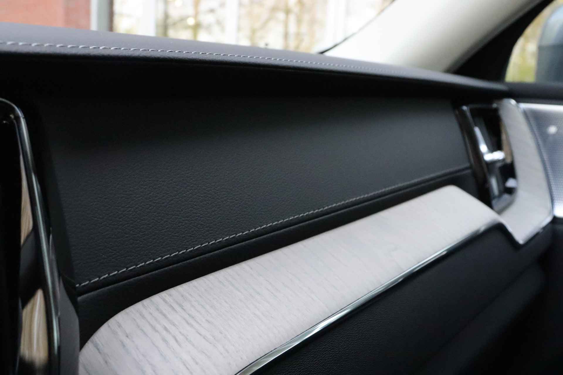 Volvo XC60 T6 AWD Recharge Inscription | Bowers & Wilkins | Luchtvering | Trekhaak | Stoelventilatie | Stoelmassage | Full LED Meesturende - 56/81