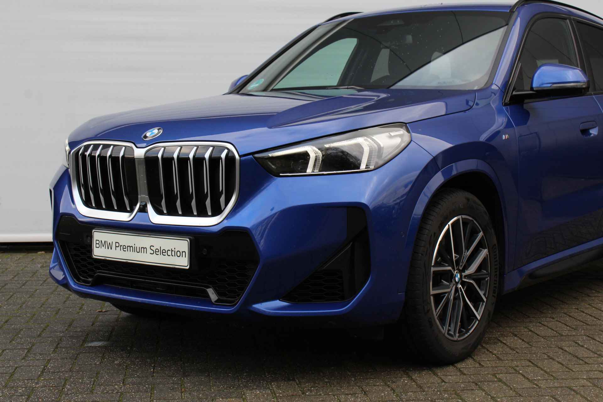 BMW X1 xDrive23i High Executive M Sport Automaat / Trekhaak / Sportstoelen / Stoelverwarming / Adaptieve LED / Head-Up / Parking Assistant Plus / Live Cockpit Professional - 17/28