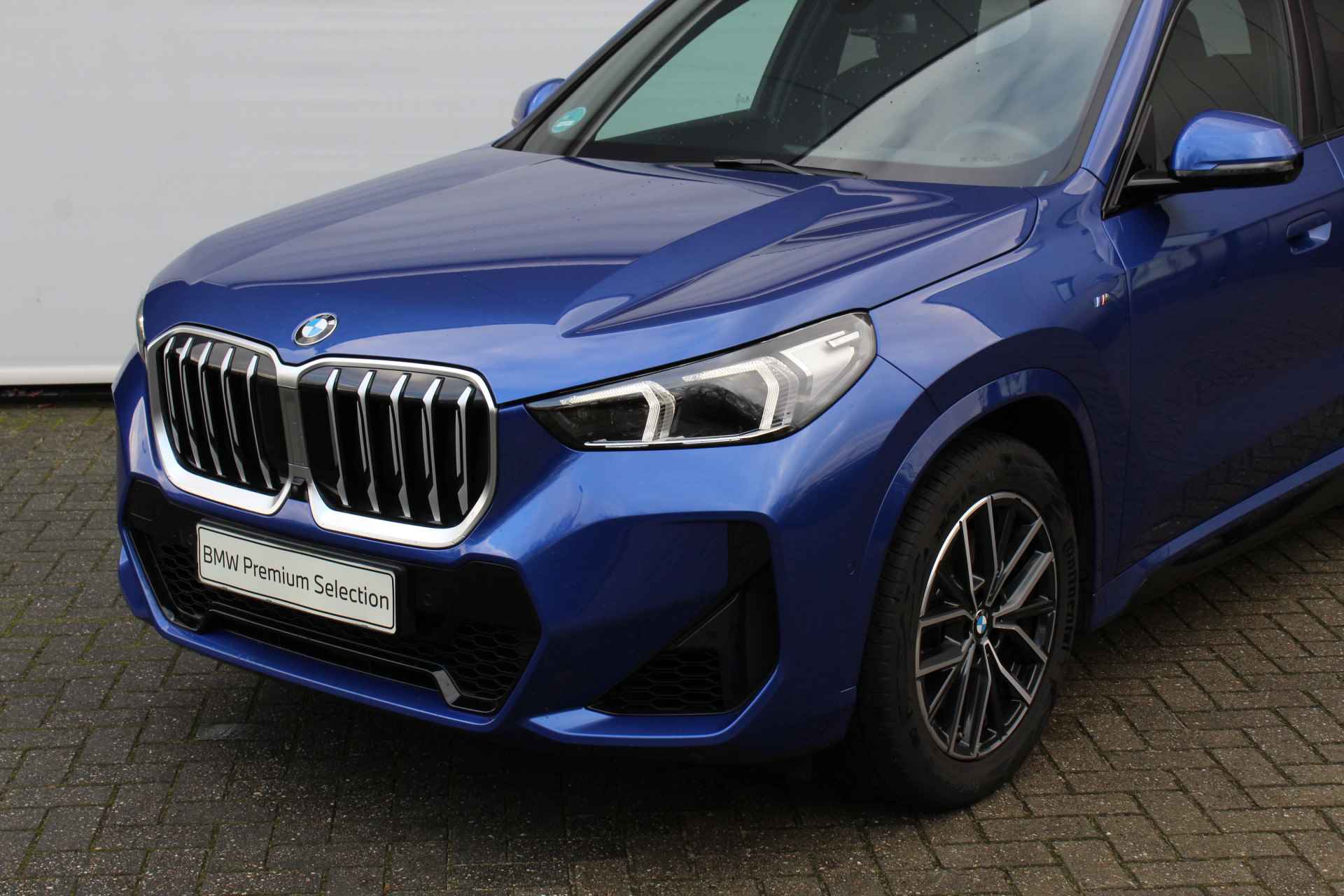 BMW X1 xDrive23i High Executive M Sport Automaat / Trekhaak / Sportstoelen / Stoelverwarming / Adaptieve LED / Head-Up / Parking Assistant Plus / Live Cockpit Professional - 22/28