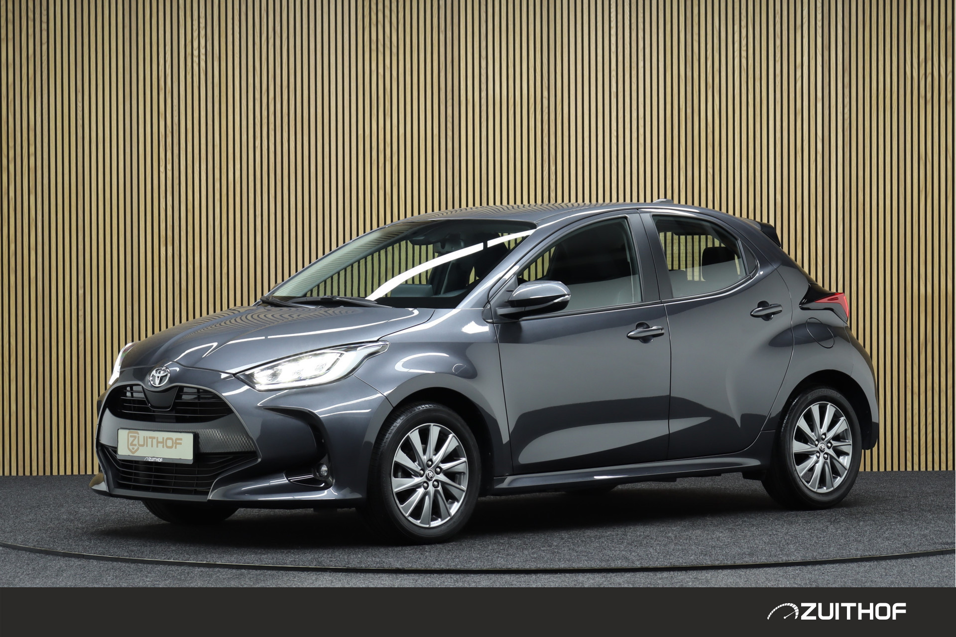 Toyota Yaris 1.5 VVT-i Dynamic | Clima | Maps Navigatie | Adaptive-cruise | Keyless | Camera | Apple Carplay & Android Auto