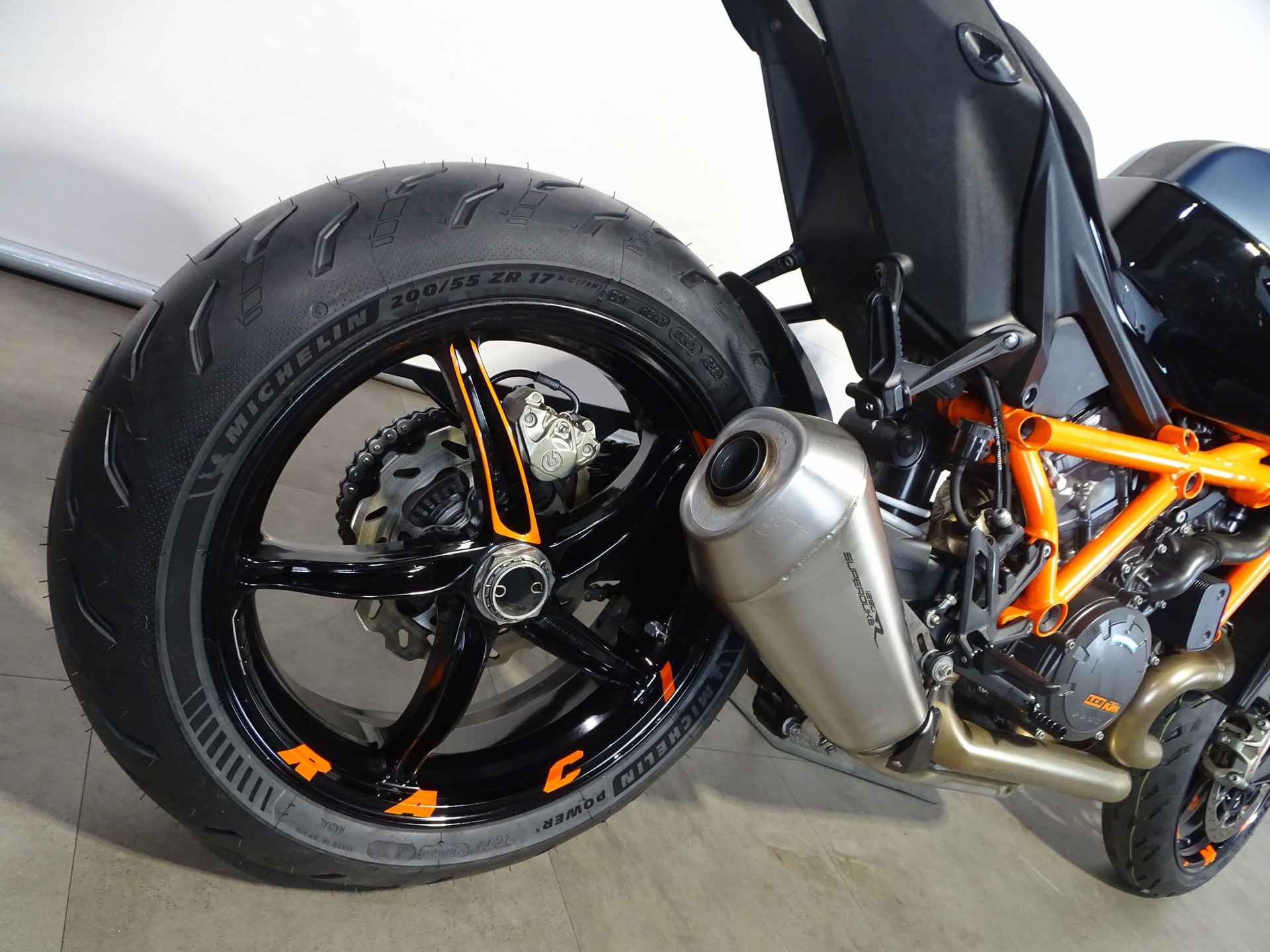 KTM 1290 SUPER DUKE R EVO - 6/9