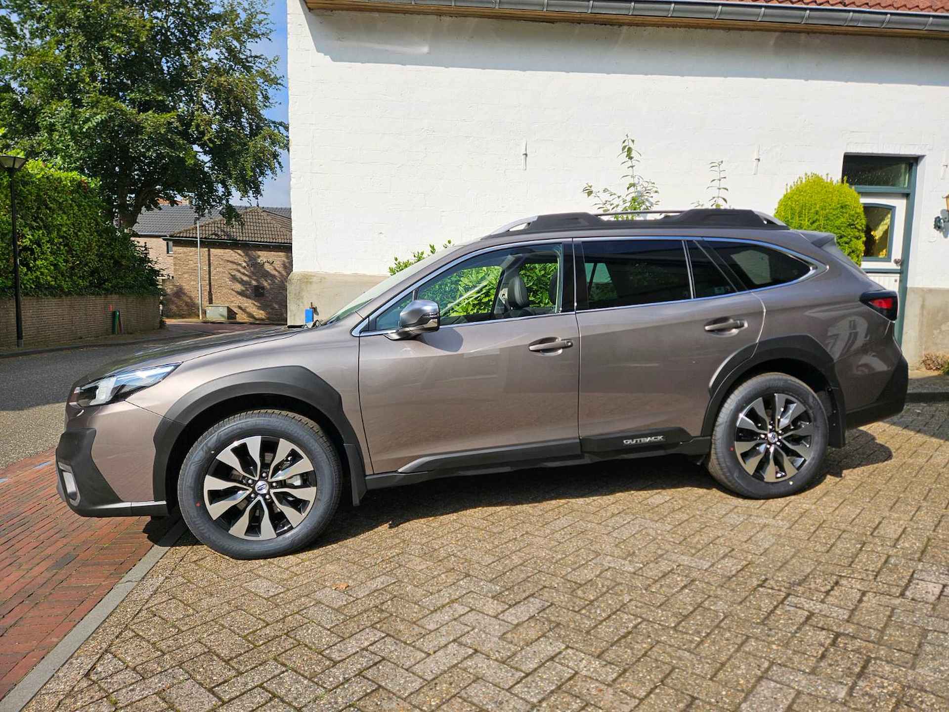 Subaru Outback 2.5i Premium - 2/24