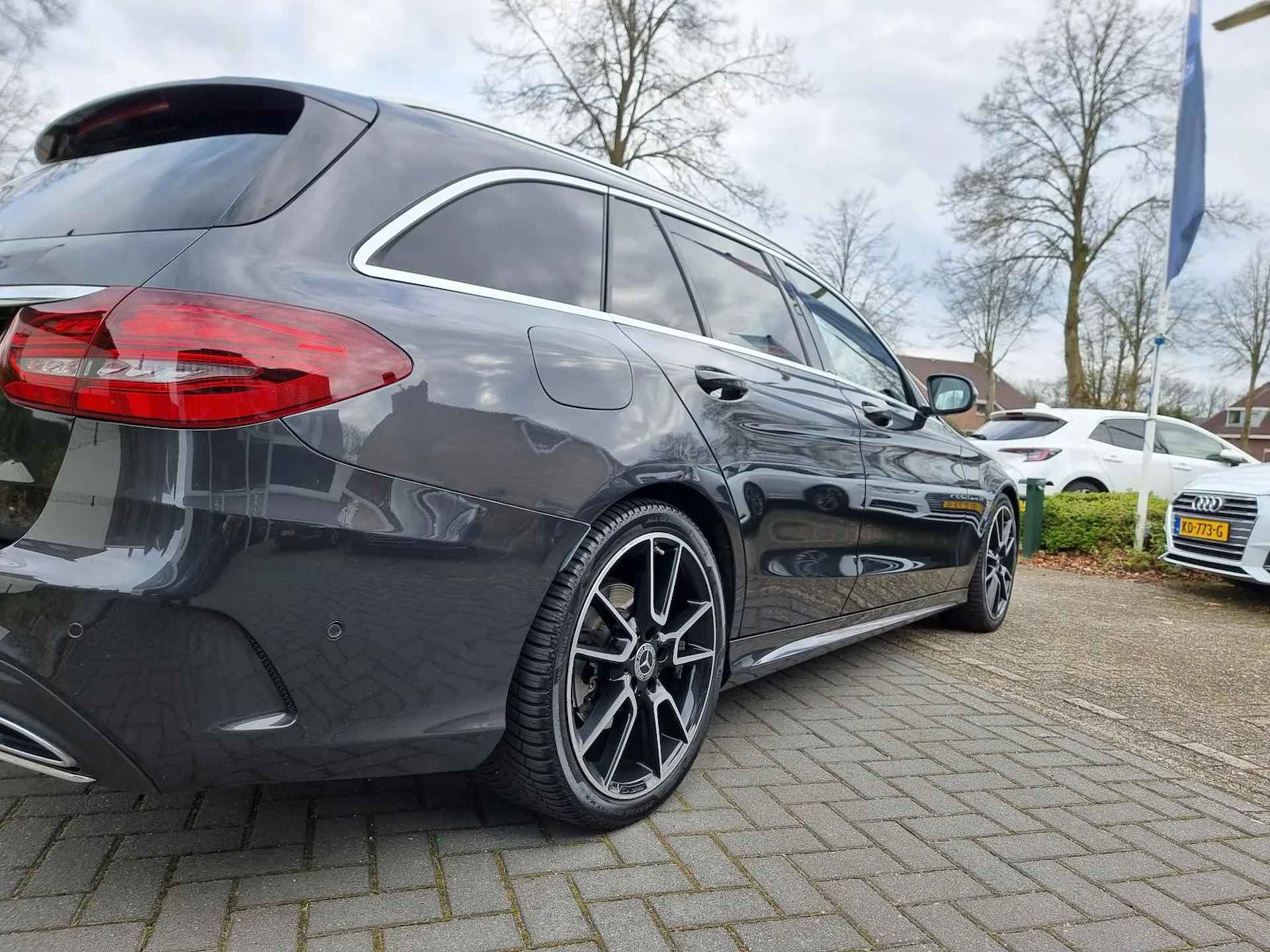 Mercedes-Benz C 300 D Premium |AMG|PANO|BURMESTER|TREKHAAK| - 7/32