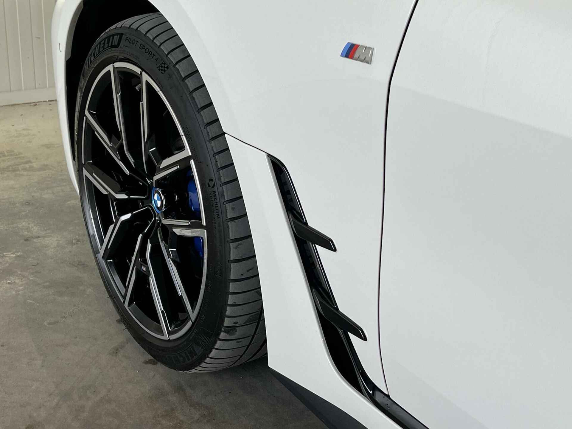 BMW i4 eDrive40 High Executive|M-SPORT|PANO|HEAD-UP|INCL BTW - 9/50