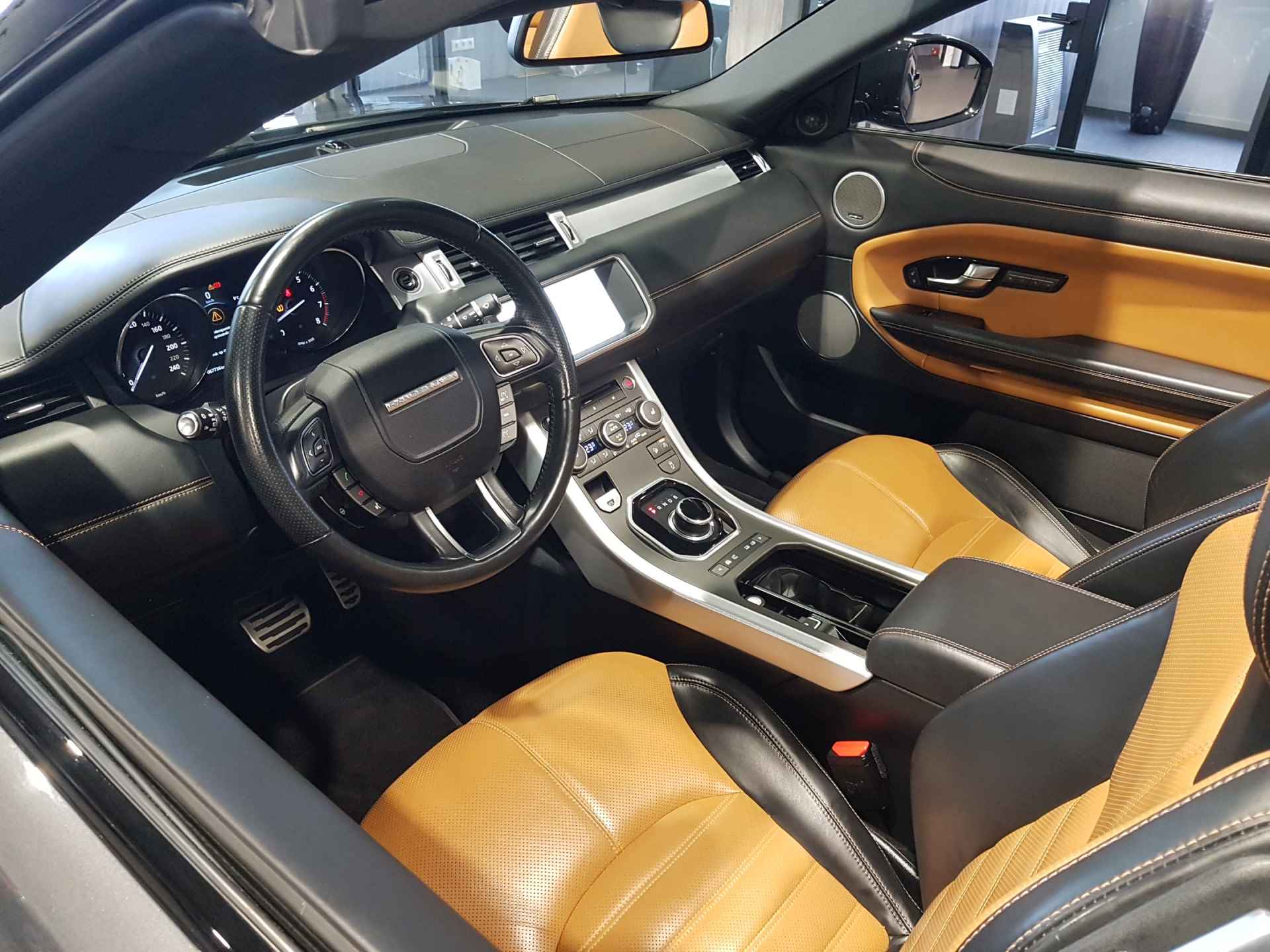 Land Rover Range Rover Evoque Convertible 2.0 Si4 SE Dynamic Volleder | Verw. stoelen/stuur | Navi | Cruise | etc.. - 4/59