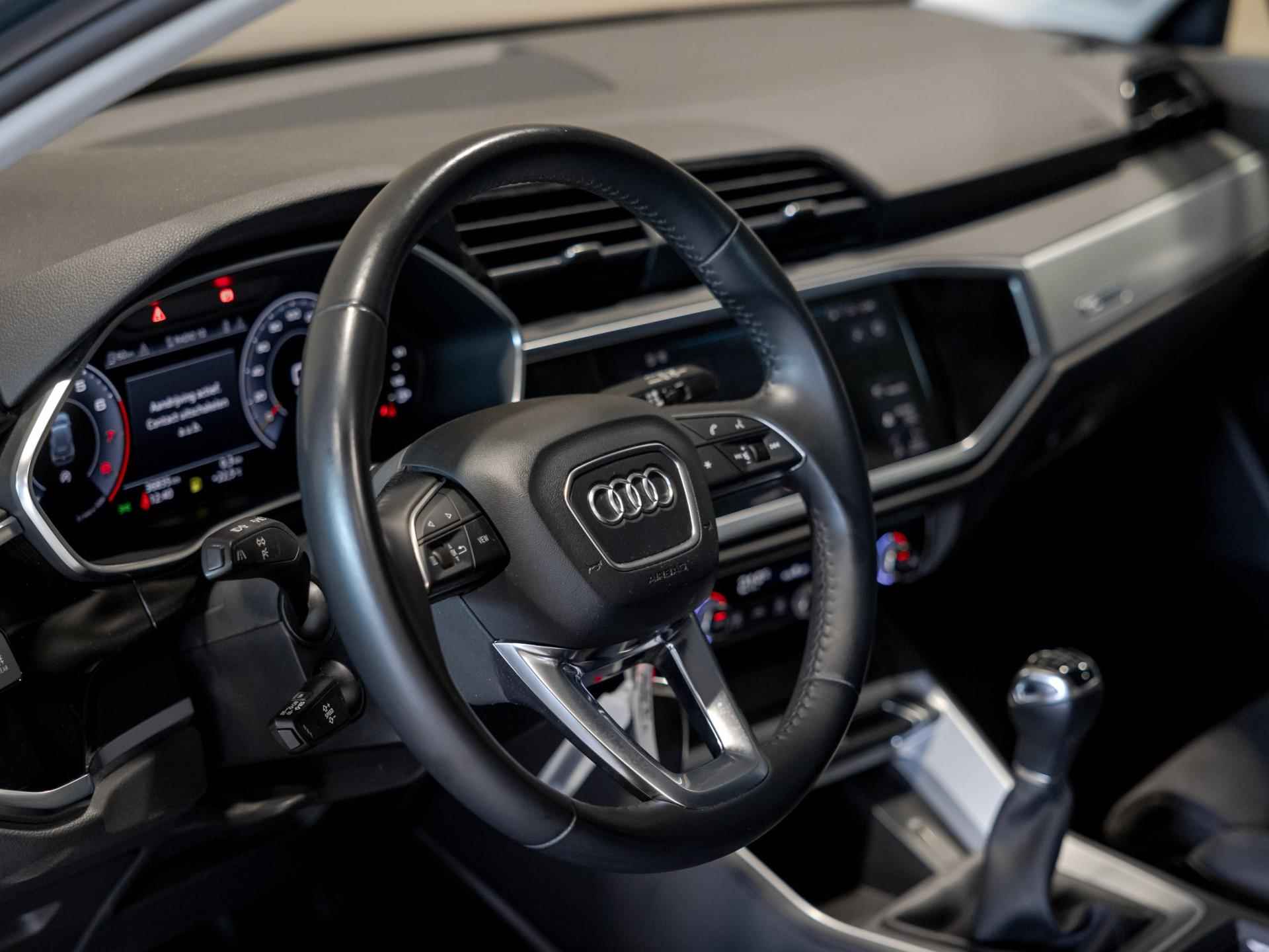 Audi Q3 35 TFSI Advanced / 150pk / Trekhaak / Dodehoek herkenning / Achteruitrij camera / - 37/37