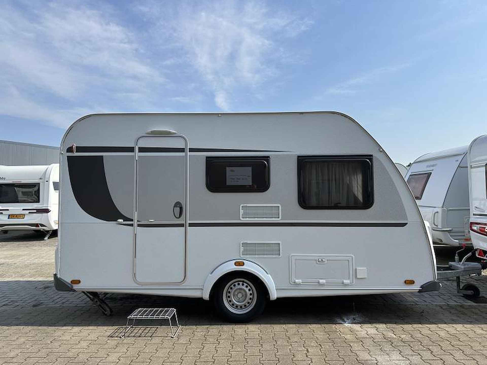 Knaus Sport 400 LK 2015 Voortent + Luifel - 4/13