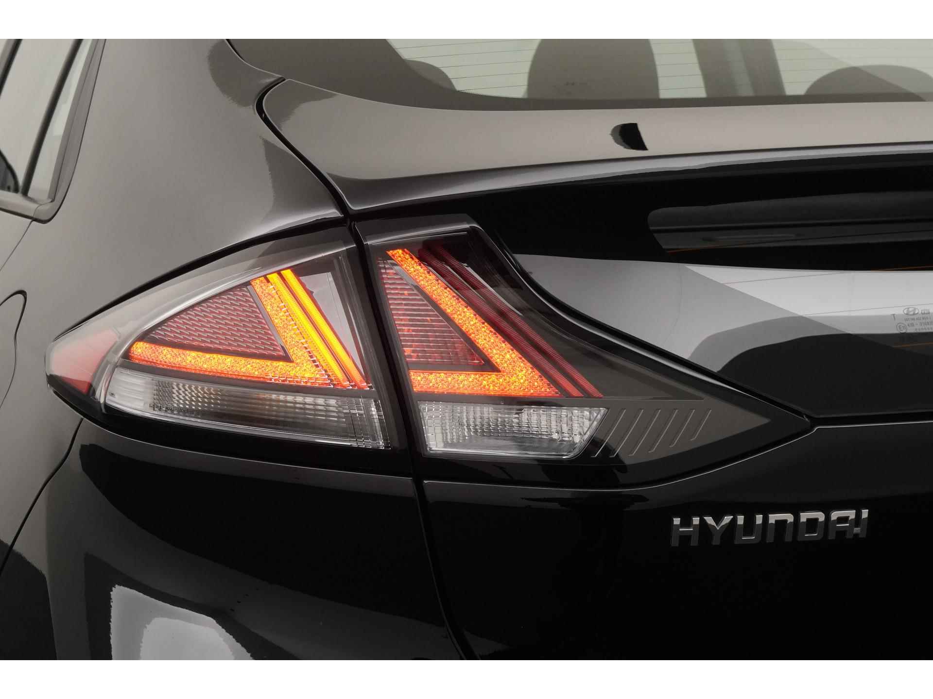 Hyundai IONIQ EV 38 kWh | 17.695 na subsidie | Apple Carplay | Zondag Open! - 24/43