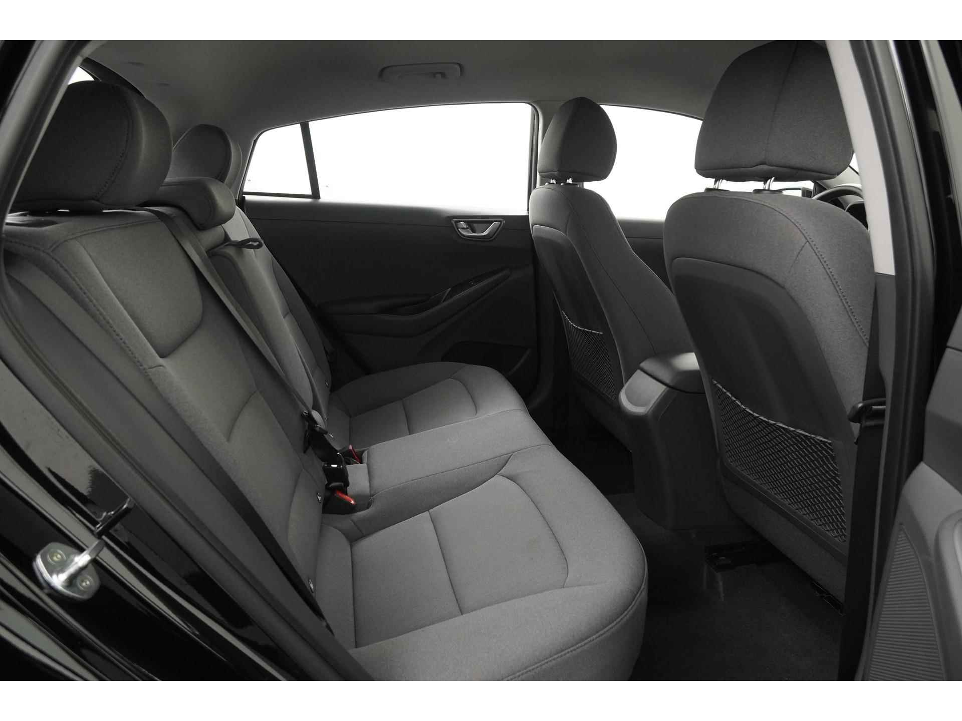 Hyundai IONIQ EV 38 kWh | 17.695 na subsidie | Apple Carplay | Zondag Open! - 28/43