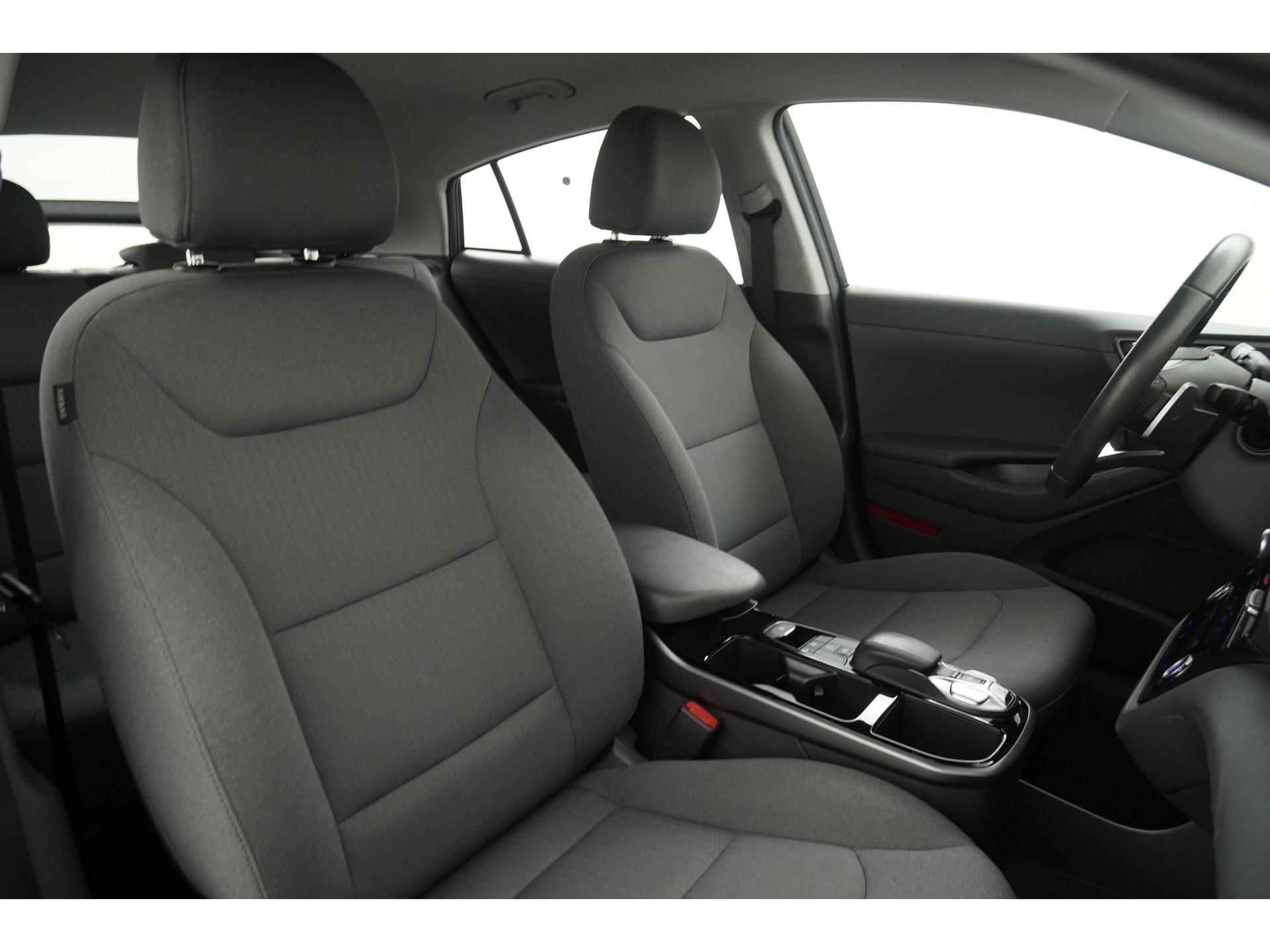 Hyundai IONIQ EV 38 kWh | 17.695 na subsidie | Apple Carplay | Zondag Open! - 29/43
