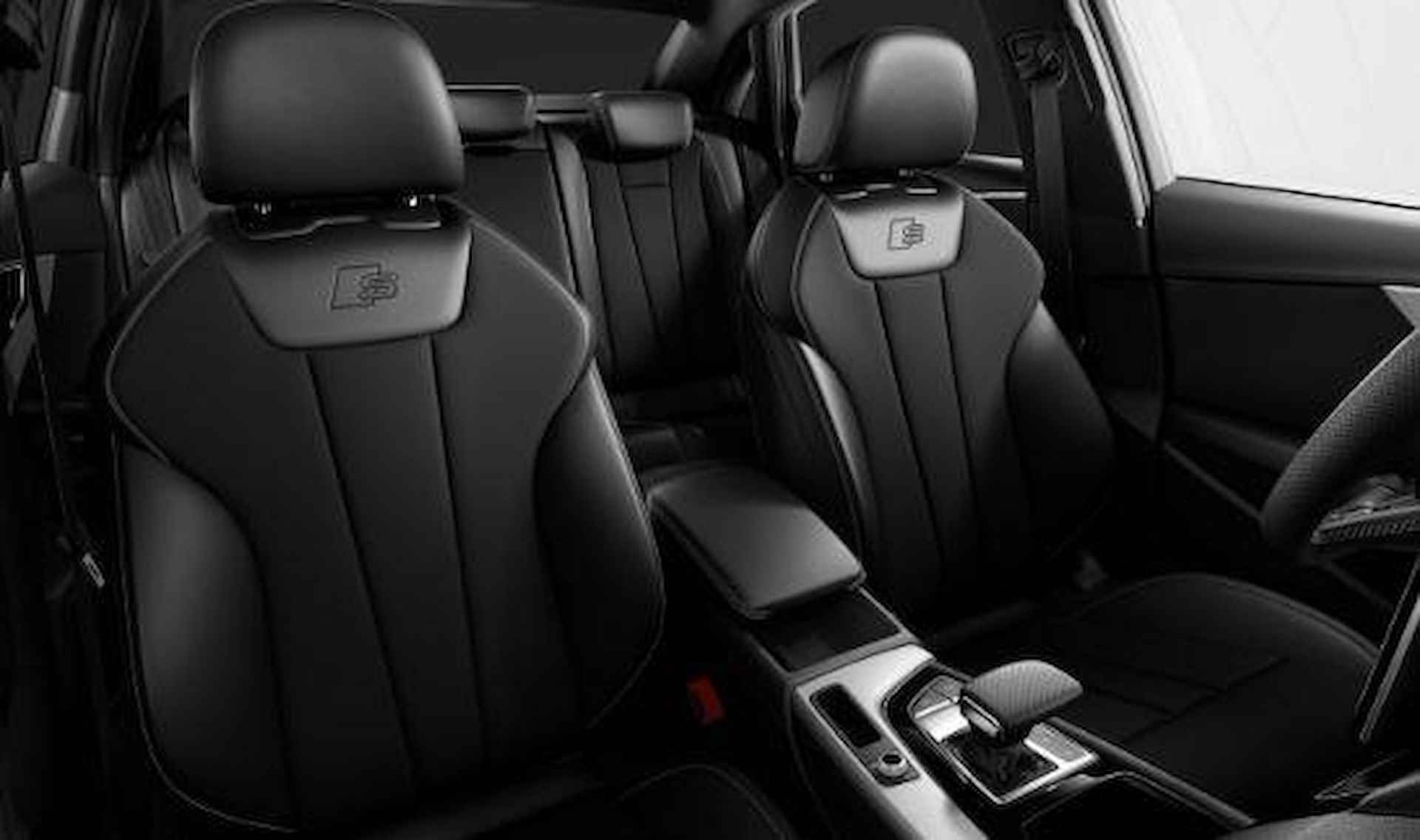 Audi A4 Limousine 35 TFSI S edition Competition 150 PK | Automaat | Virtual Cockpit Plus | Navigatie Plus | 18 inch | Matrix LED Koplampen | Optiekpakket Zwart | Assistentiepakket City + Parking | Nu € 2.315,- ACTIEKORTING! | - 2/4