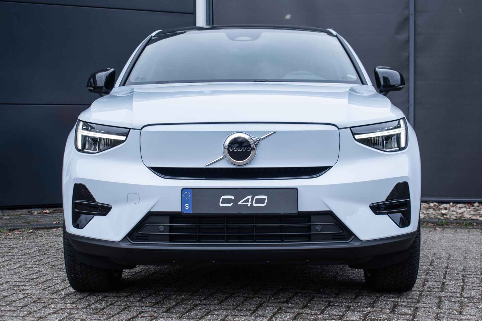 Volvo C40 Single Motor Extended Range Plus 82 kWh | 20" Lichtmetalen Wielen | Panoramadak | Extra Getint Glas | Parkeercamera | Stoel- en stuurverwarming - 7/33