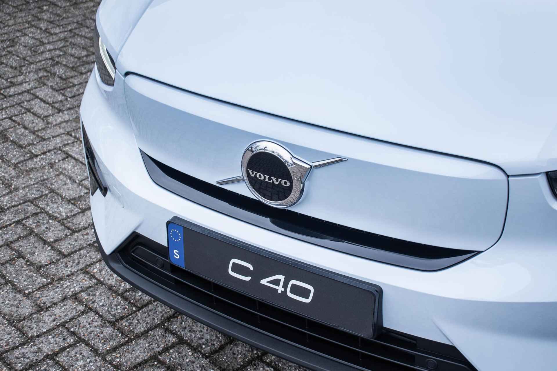 Volvo C40 Single Motor Extended Range Plus 82 kWh | 20" Lichtmetalen Wielen | Panoramadak | Extra Getint Glas | Parkeercamera | Stoel- en stuurverwarming - 12/33