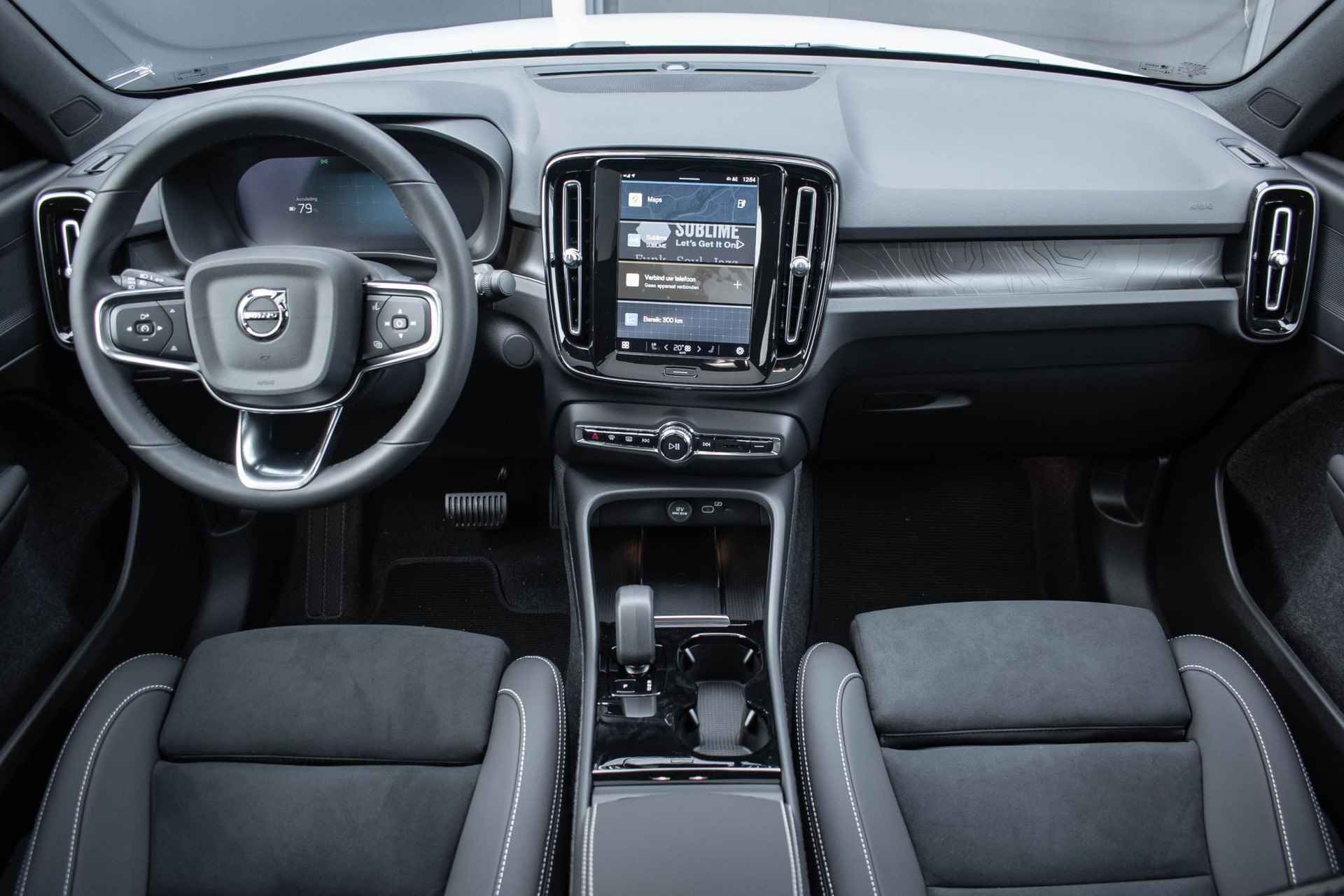 Volvo C40 Single Motor Extended Range Plus 82 kWh | 20" Lichtmetalen Wielen | Panoramadak | Extra Getint Glas | Parkeercamera | Stoel- en stuurverwarming - 15/33