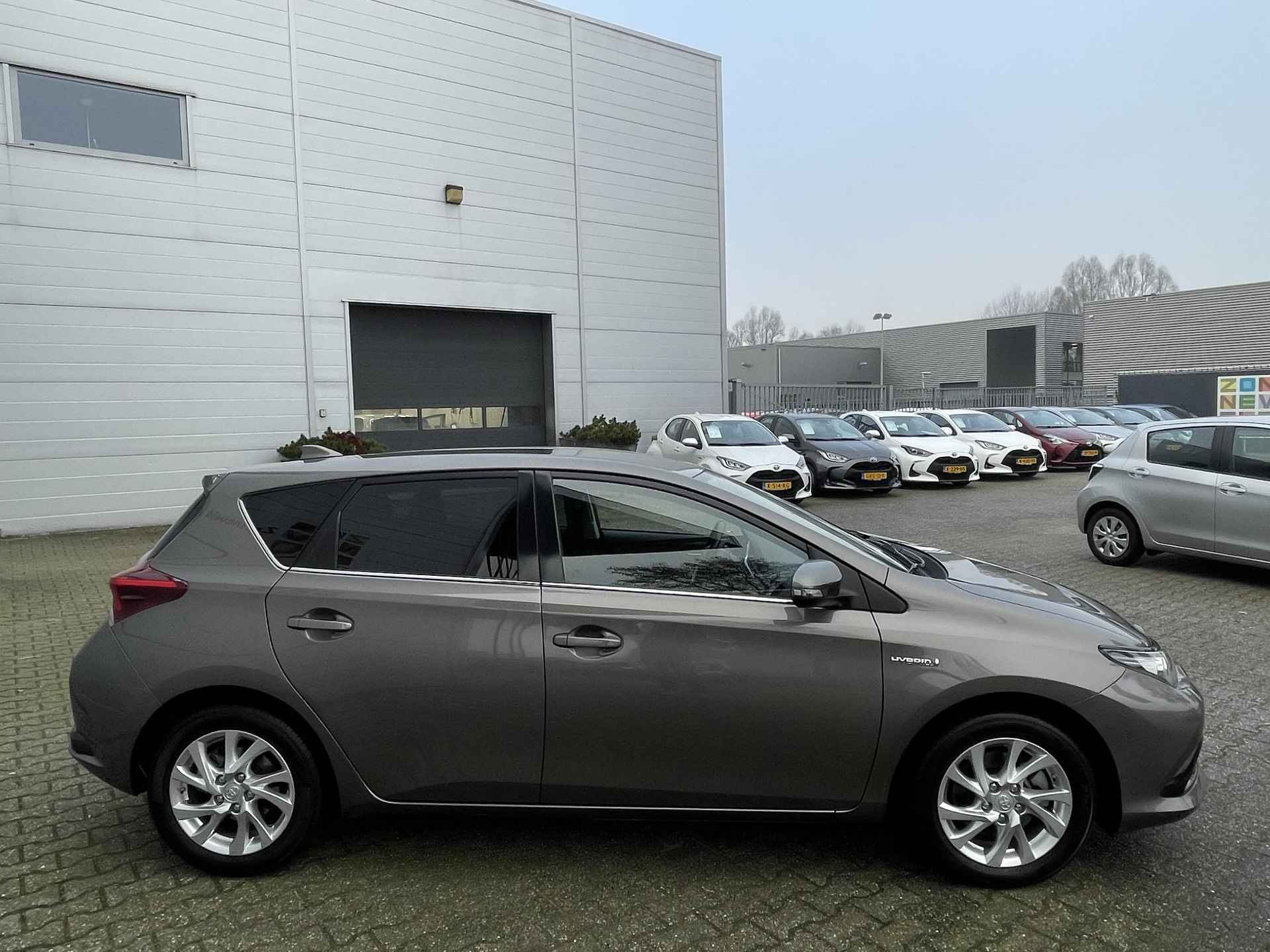 Toyota Auris 1.8 Hybrid Dynamic - 4/36