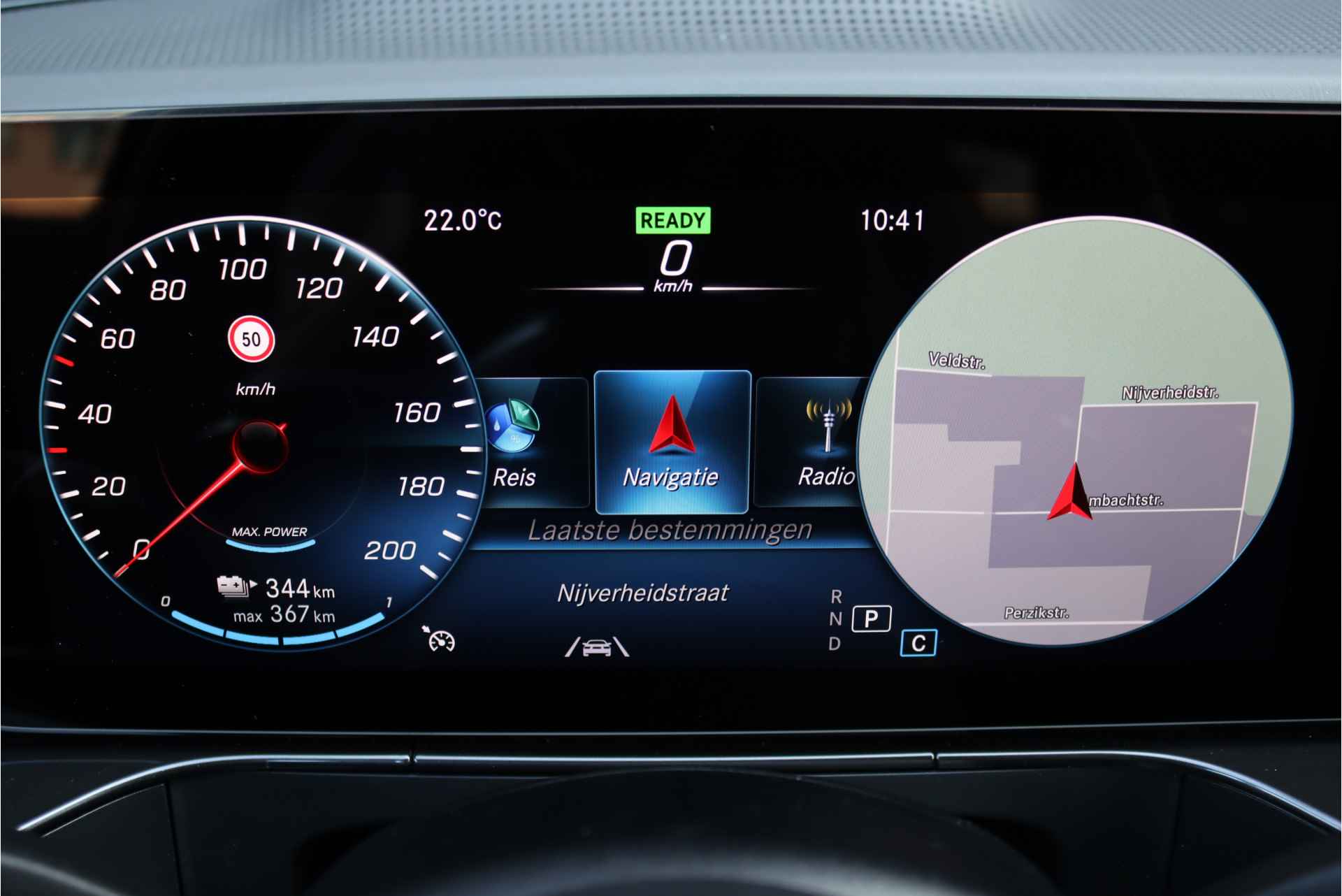 Mercedes-Benz EQC 400 4MATIC AMG Line 80 kWh, ex BTW 49.000,- netto, Schuifdak, Head-up Display, Surround Camera, Elek. Trekhaak, Dodehoekassistent, Advanced Sound System, Stoelverwarming, Sfeerverlichting, Etc. - 29/51